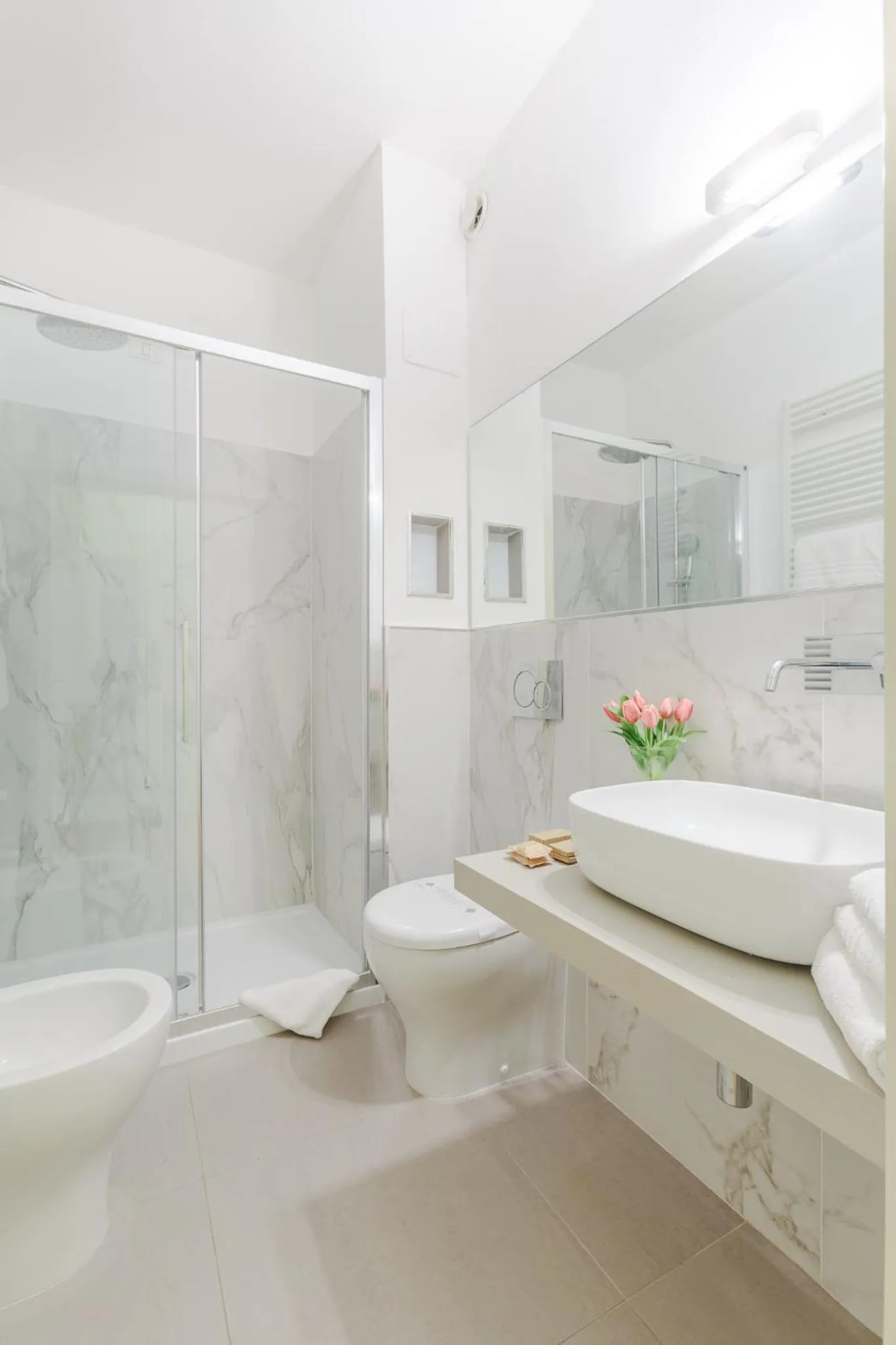 Bathroom in Hotel Hambros - Il Parco in Villa Banchieri