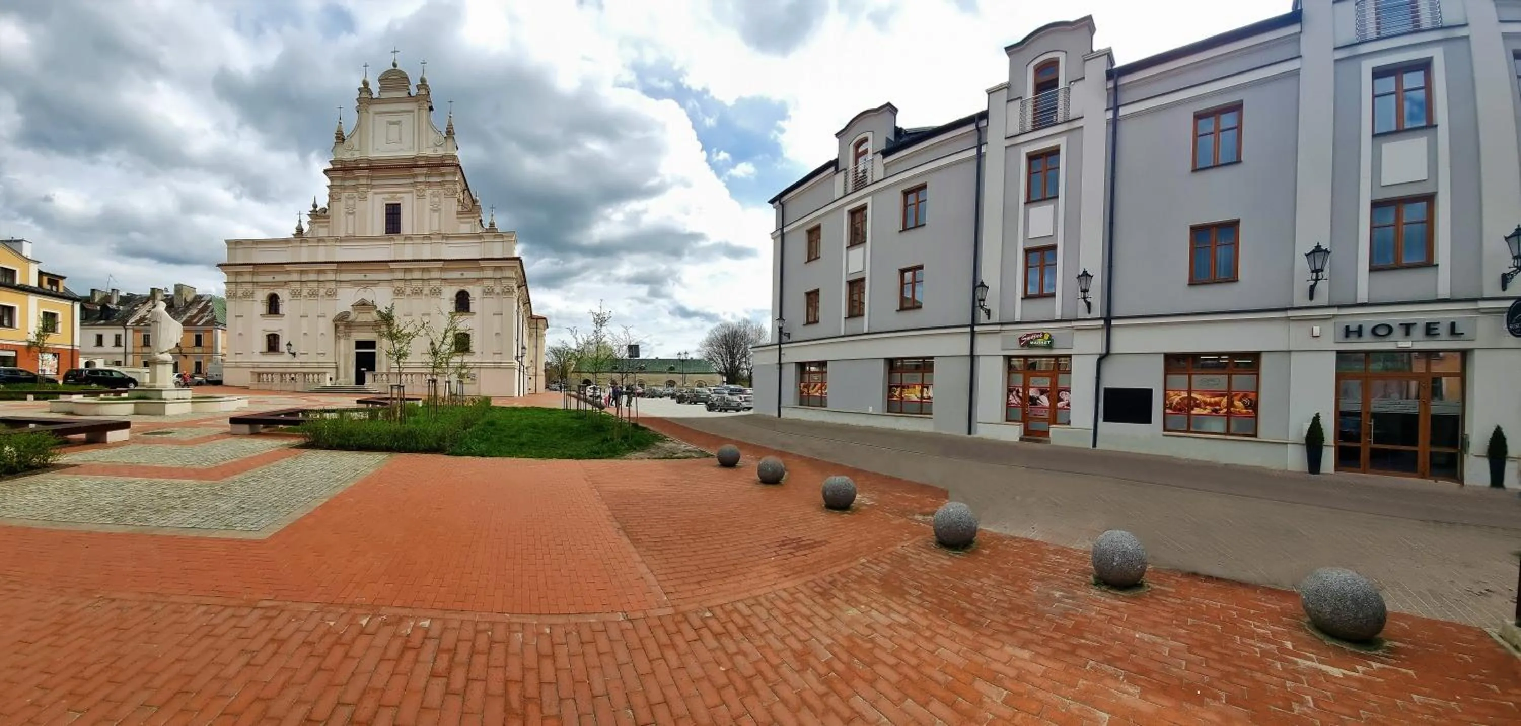 Property building in Hotel Sukcesor