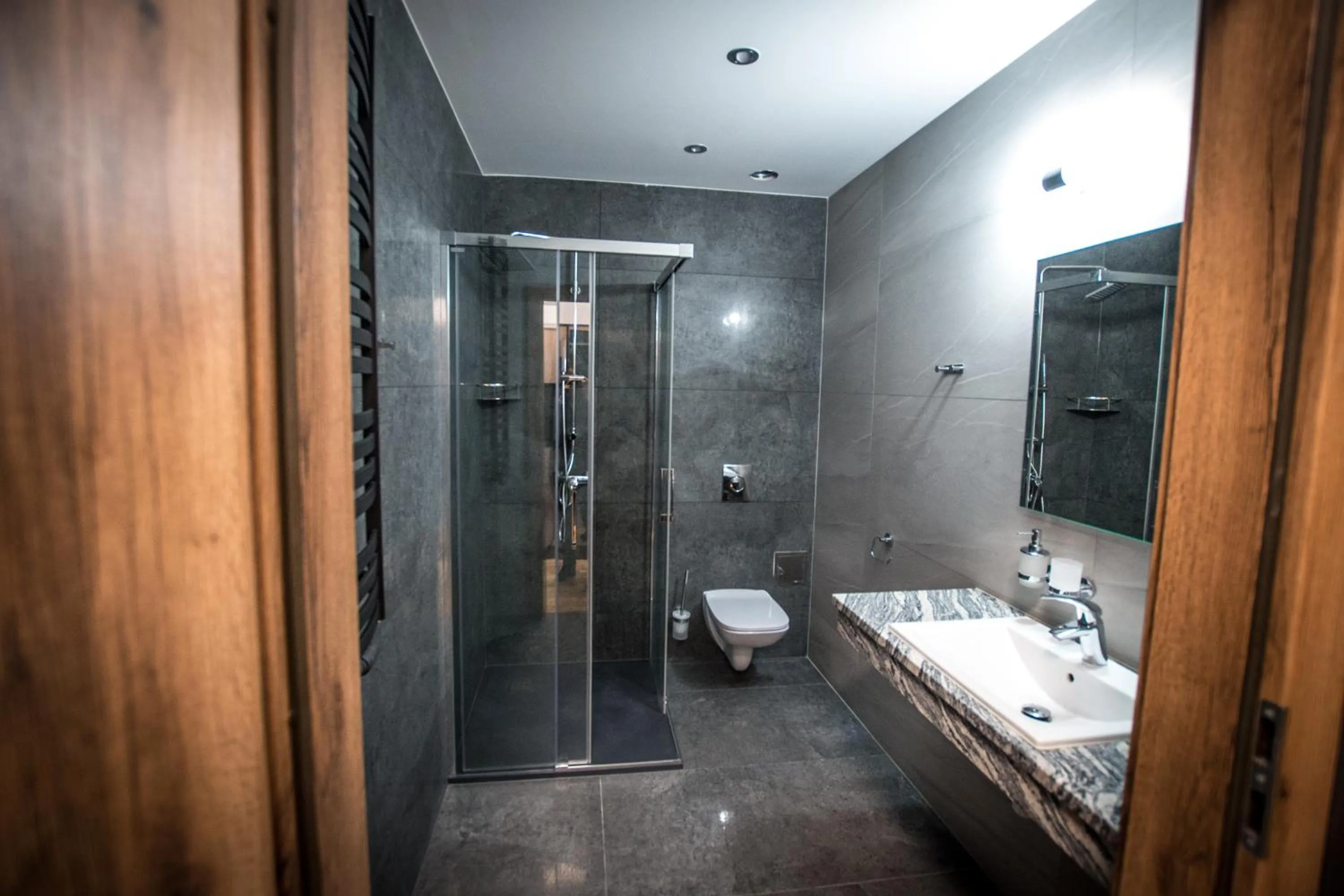 Shower in Hotel Sukcesor