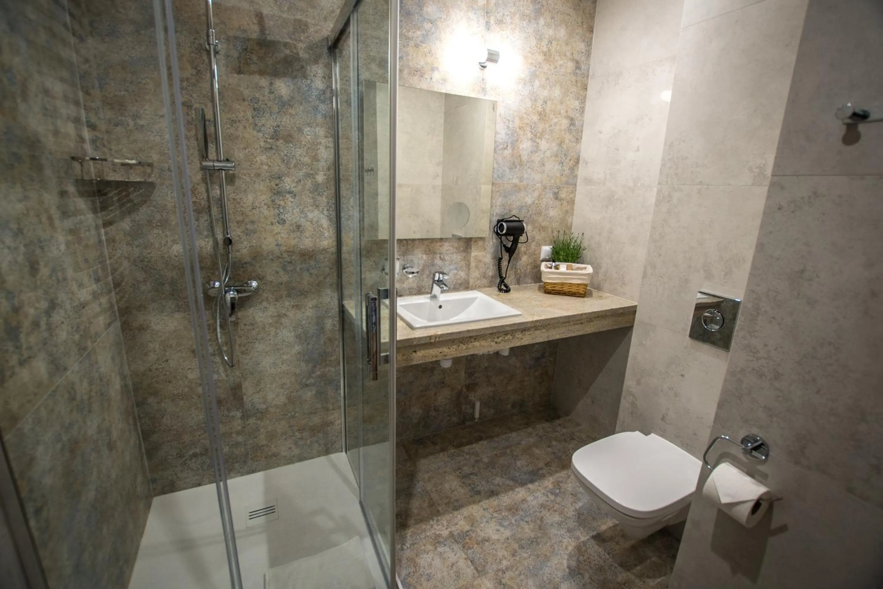 Bathroom in Hotel Sukcesor