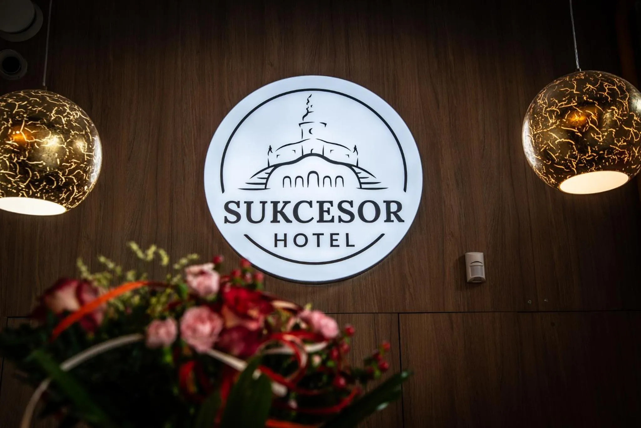 Logo/Certificate/Sign in Hotel Sukcesor