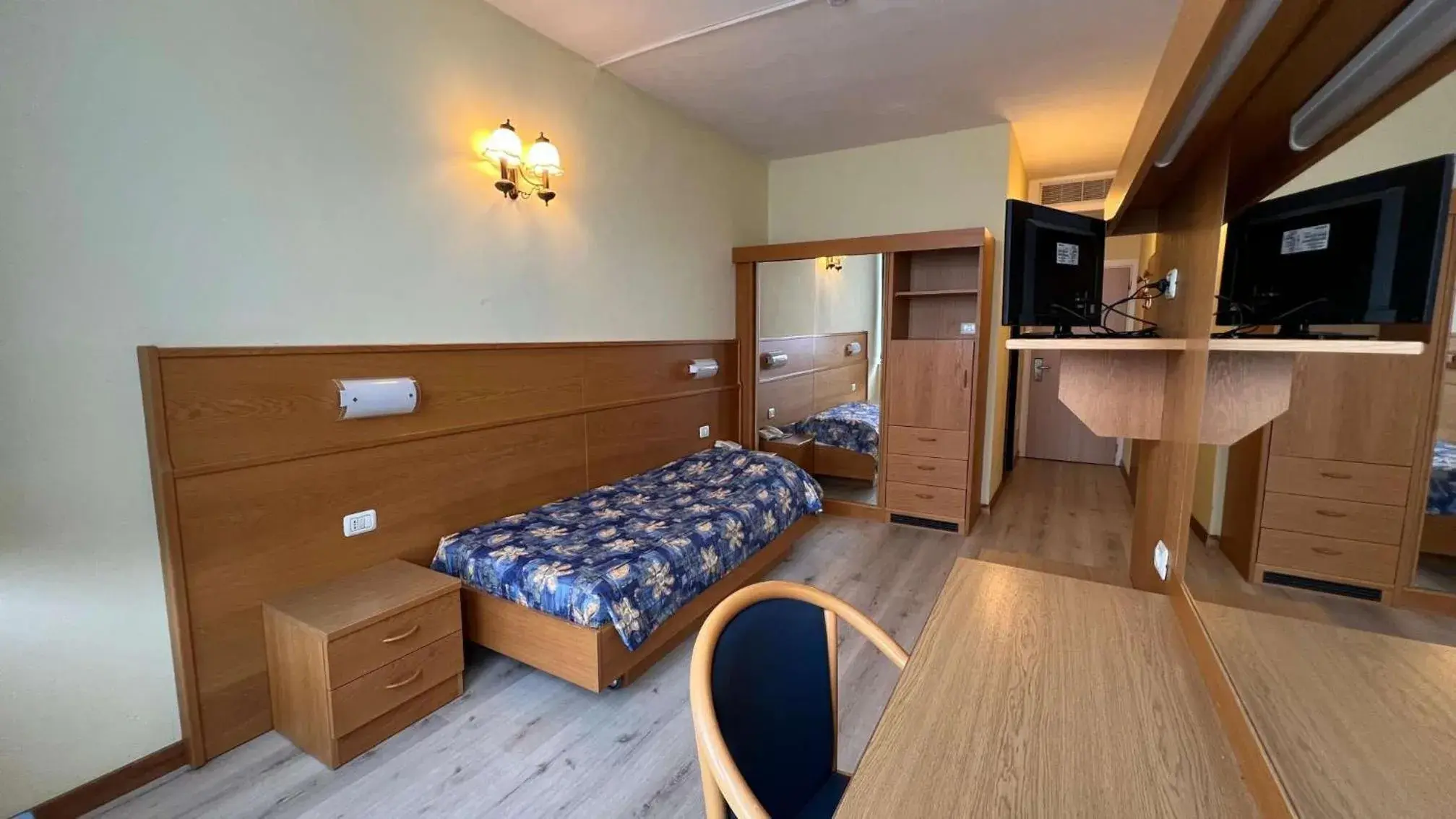 Standard Single Room - single occupancy in Centro Vacanze La Limonaia Standard Single Room - single occupancy in Centro Vacanze La Limonaia