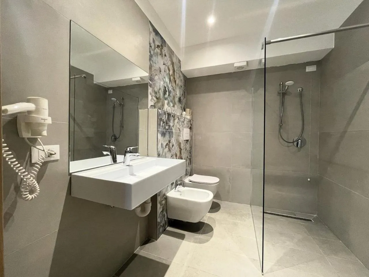 Shower in Centro Vacanze La Limonaia