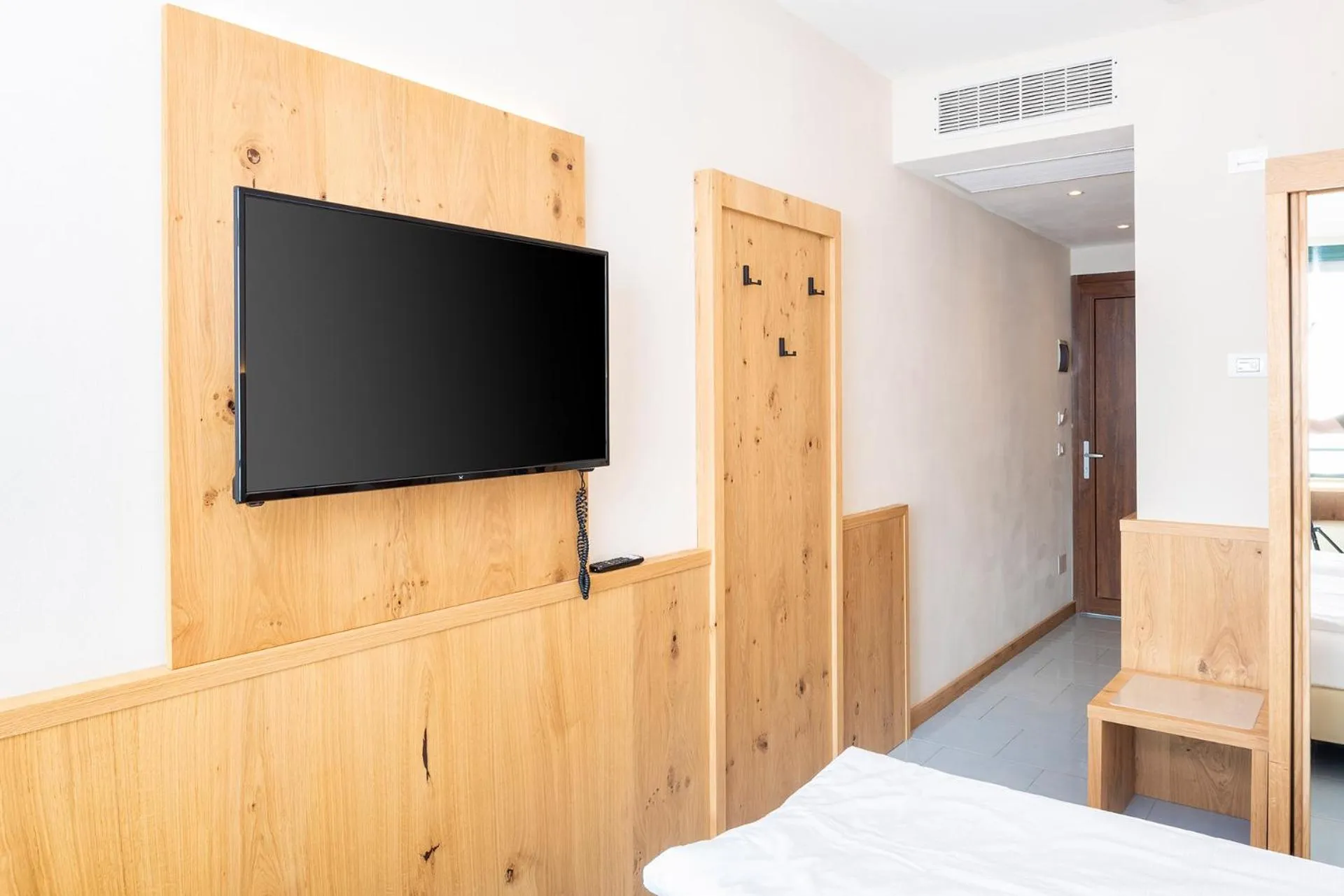 TV and multimedia, Bed in Centro Vacanze La Limonaia