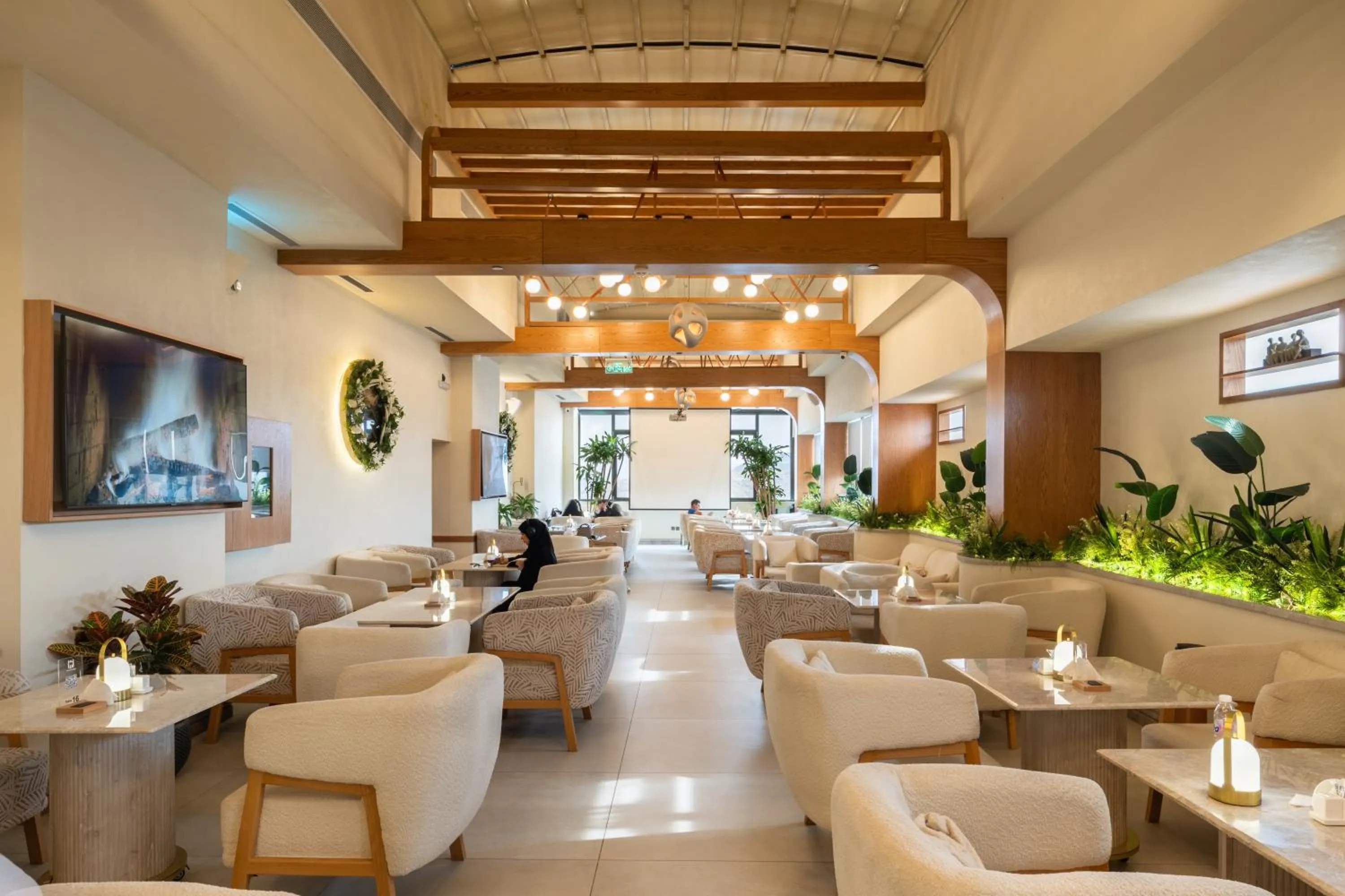 Restaurant/places to eat in Roots Hotel