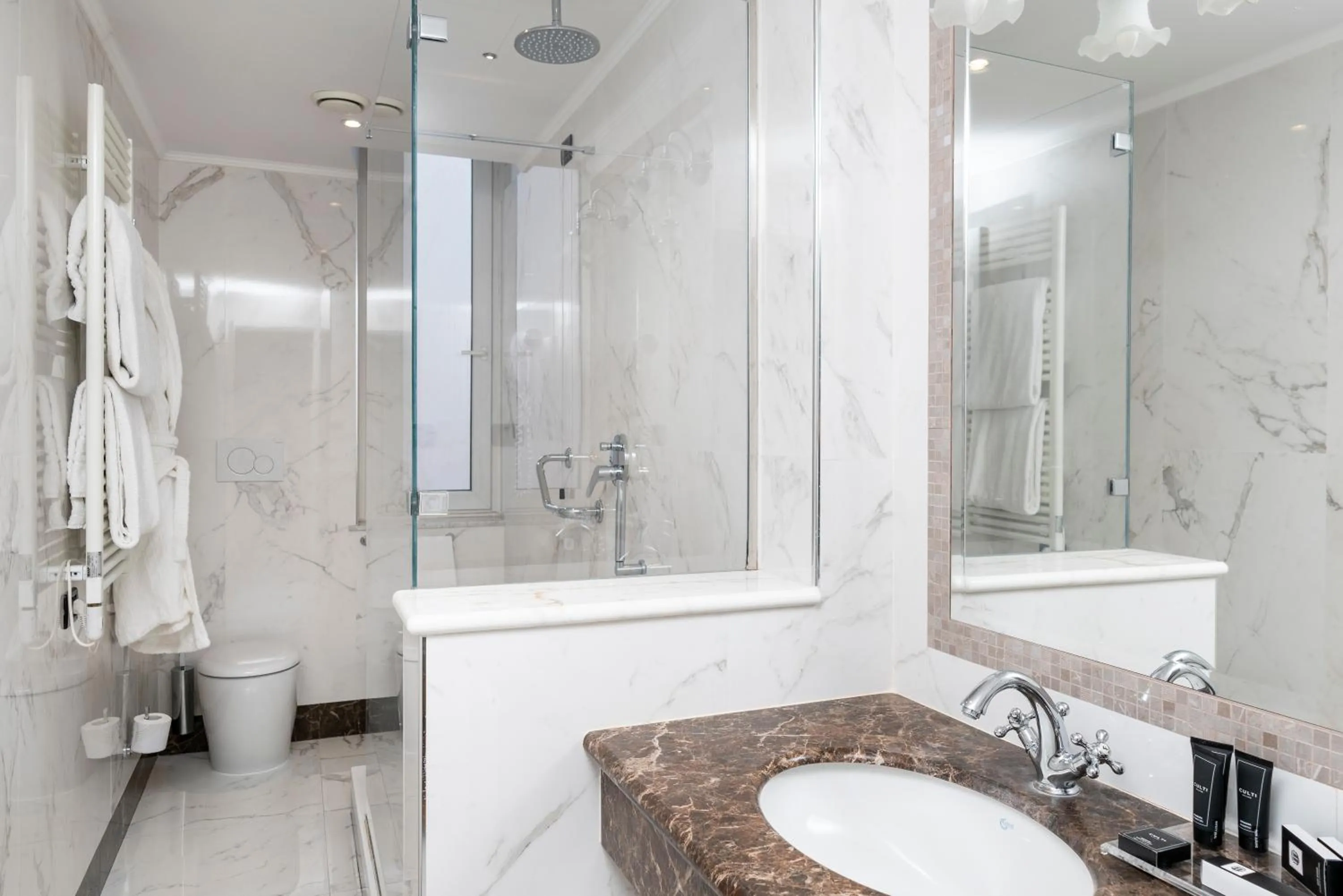 Shower in Hotel Bristol Palace