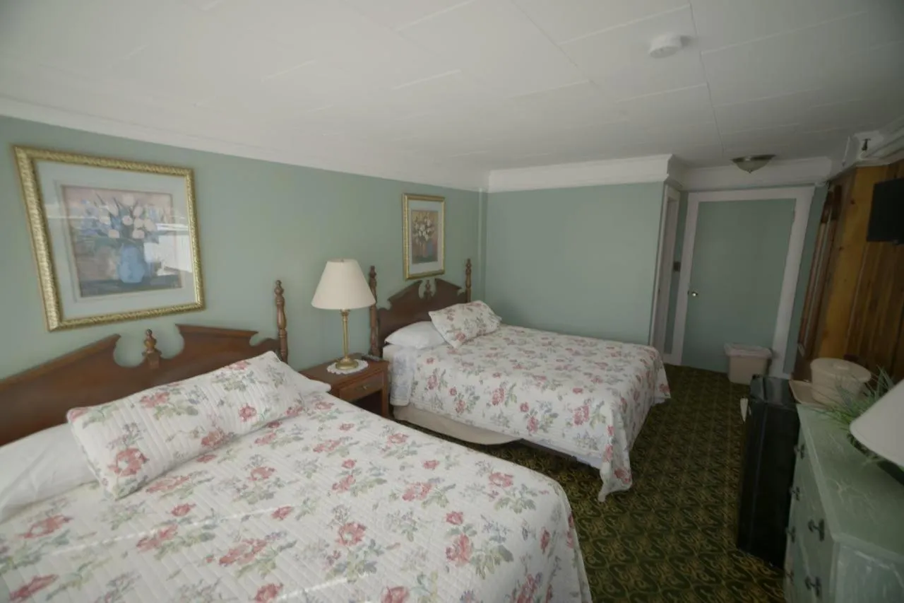 Betty Doon Motor Hotel