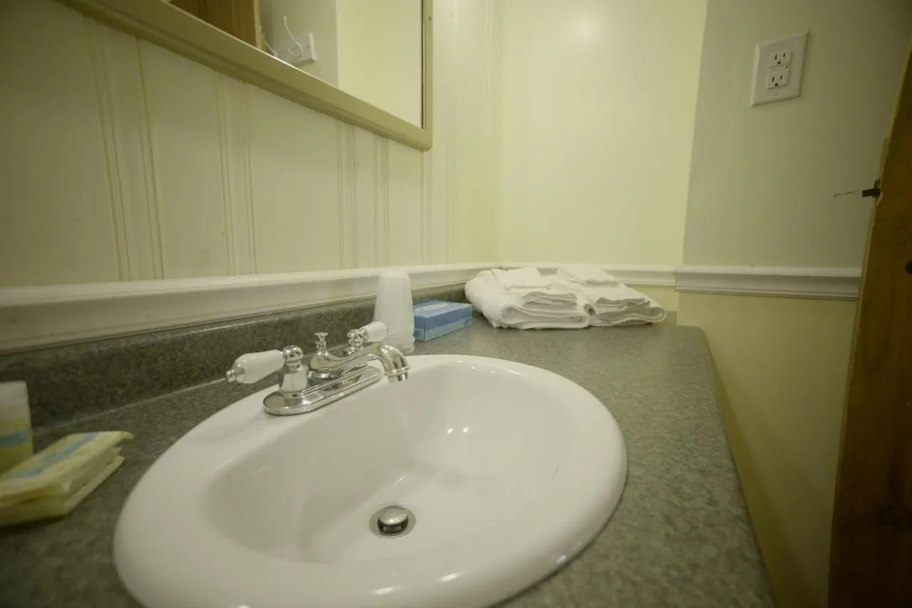 Betty Doon Motor Hotel