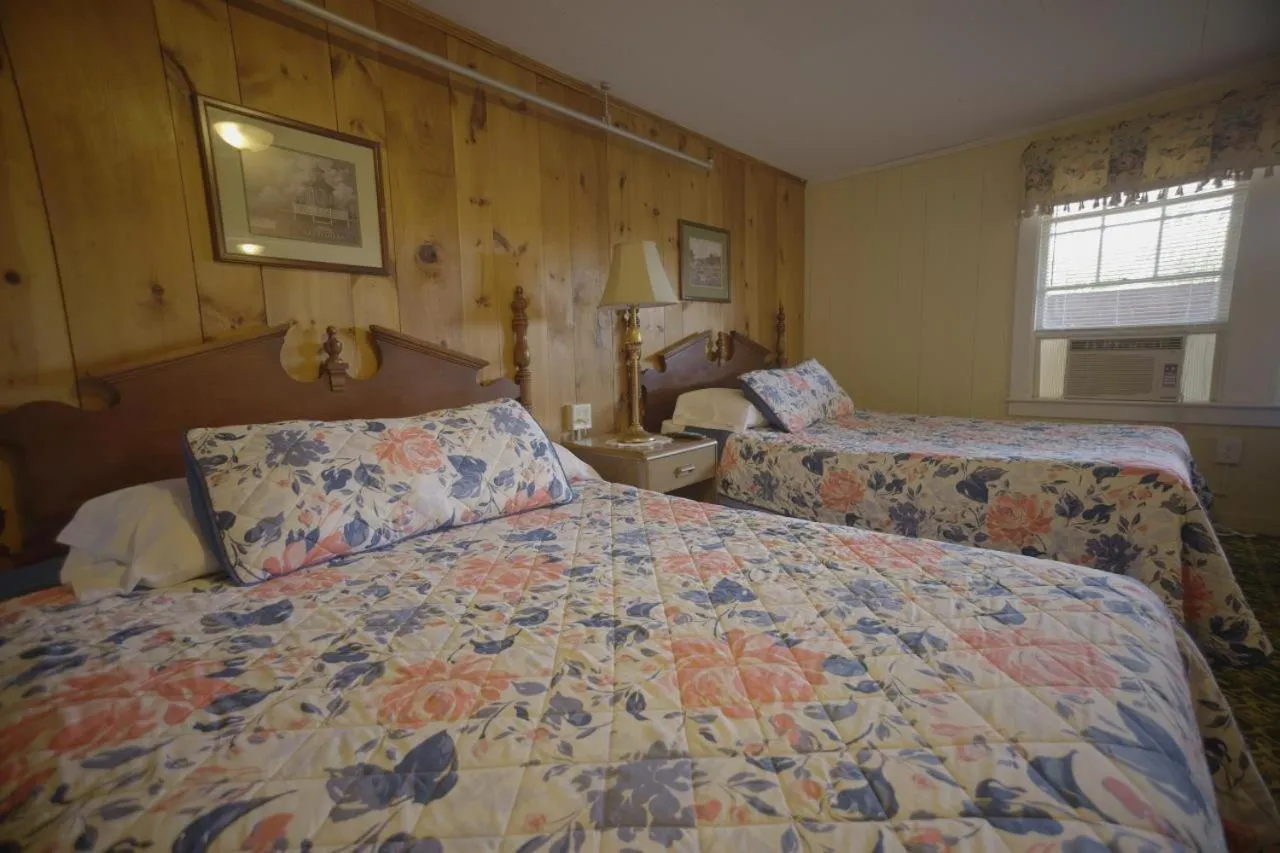 Betty Doon Motor Hotel