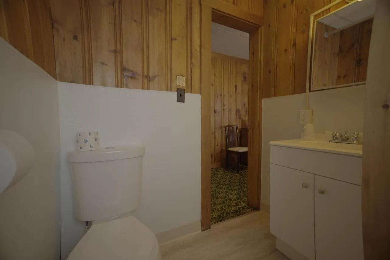 Betty Doon Motor Hotel