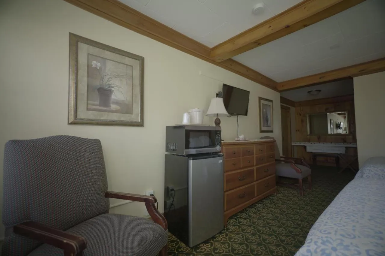 Betty Doon Motor Hotel