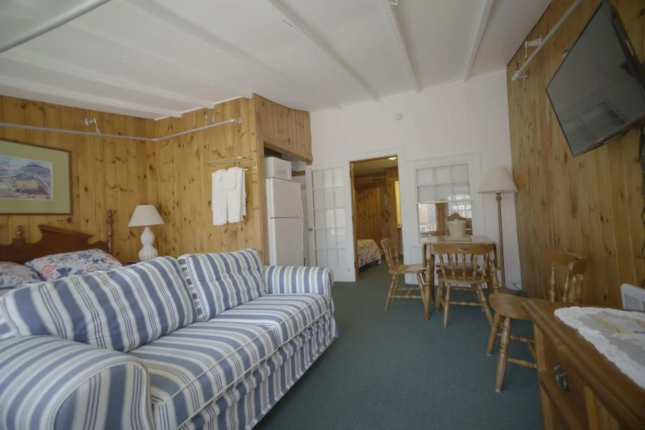 Betty Doon Motor Hotel