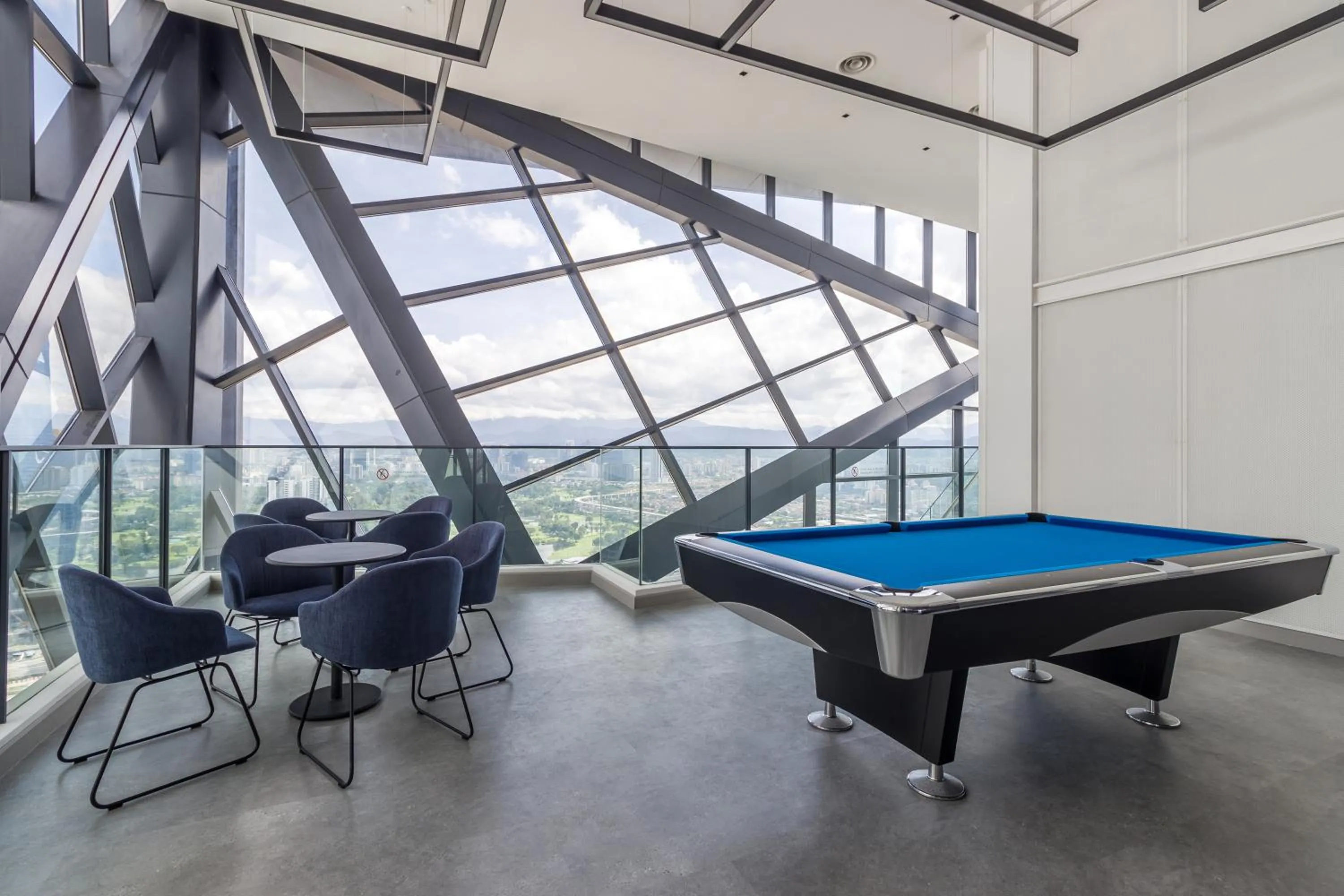 Area and facilities in Continew Residensi by Airhost