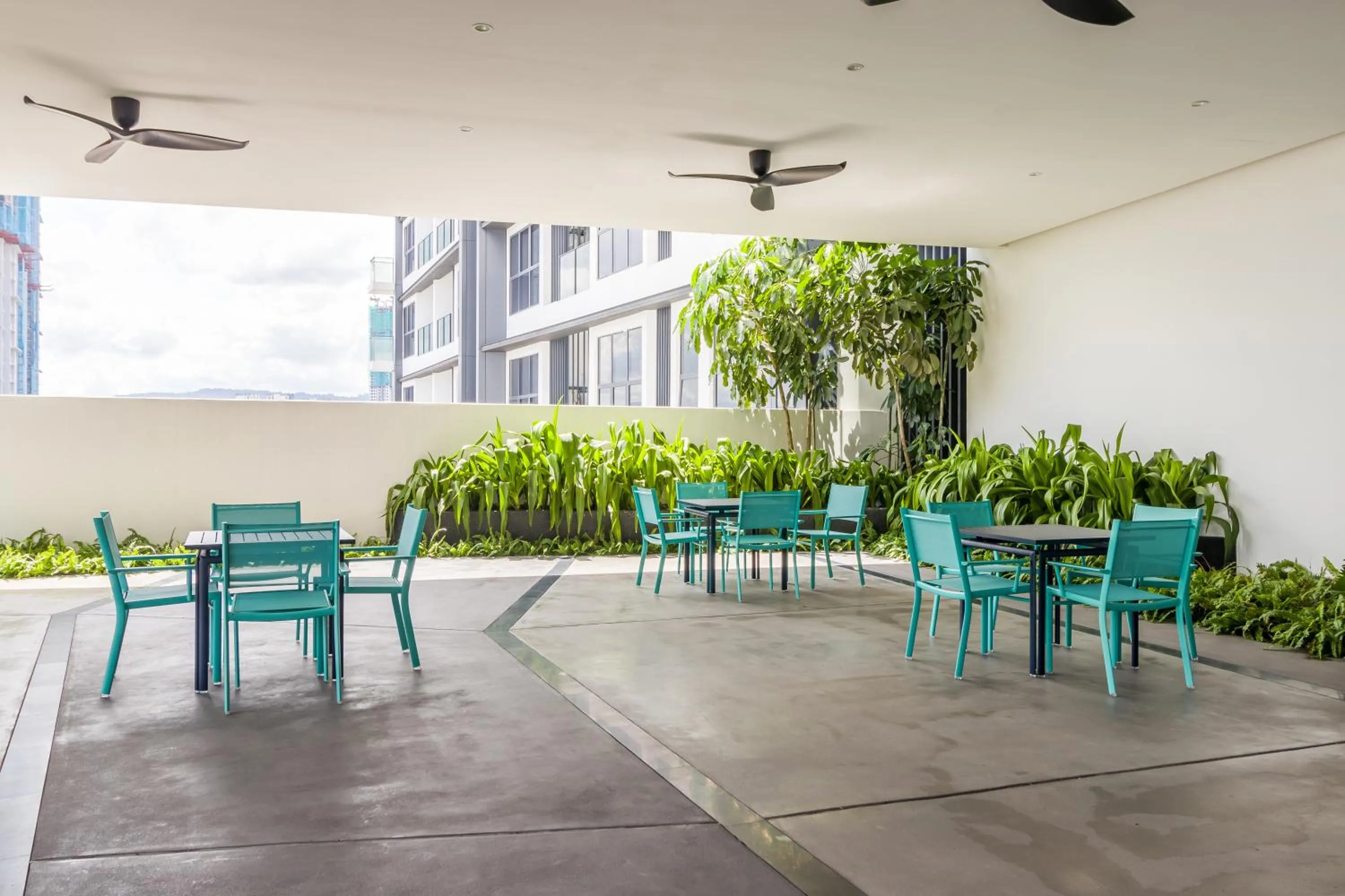 Area and facilities in Continew Residensi by Airhost