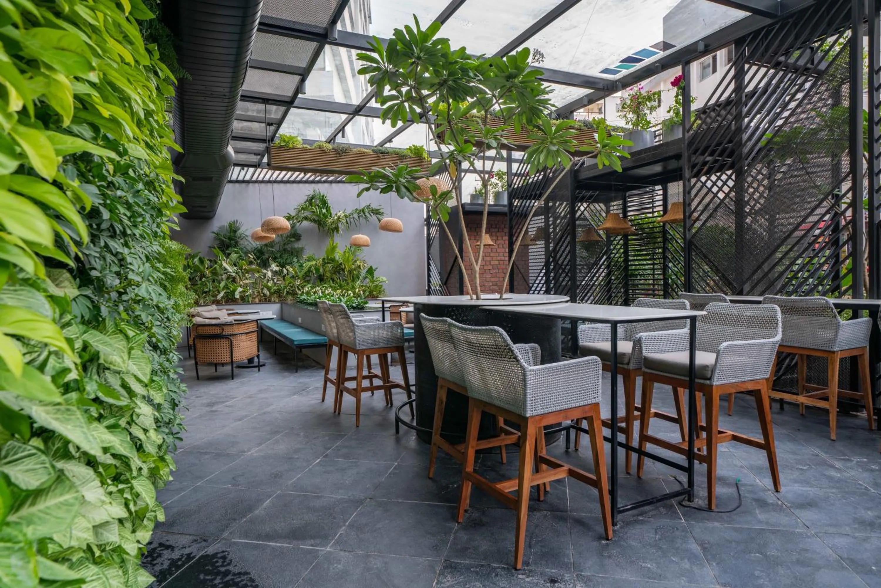 Restaurant/places to eat in Hotel Deccan Serai Grande, Gachibowli, Hyderabad