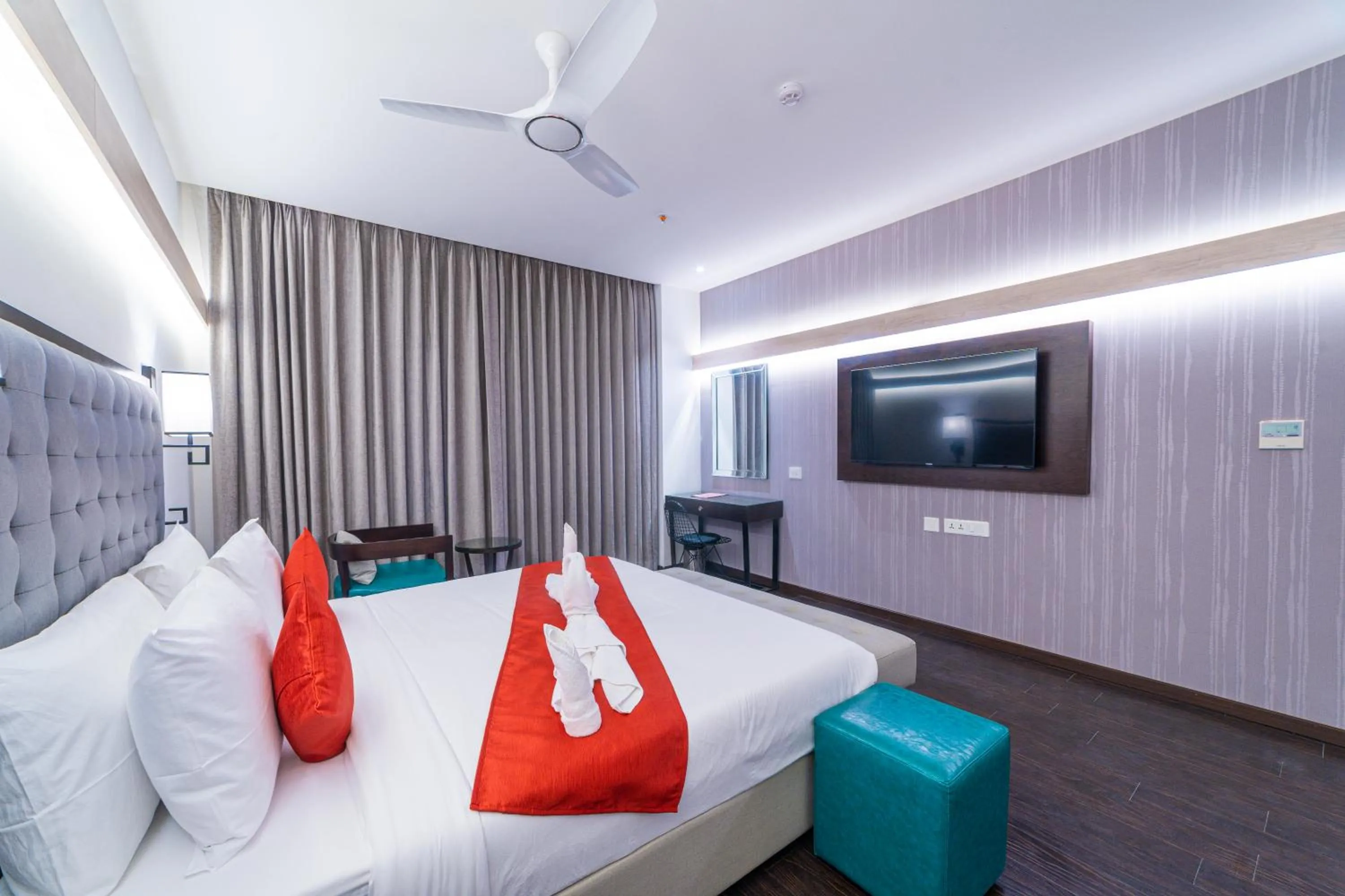 Photo of the whole room, Bed in Hotel Deccan Serai Grande, Gachibowli, Hyderabad