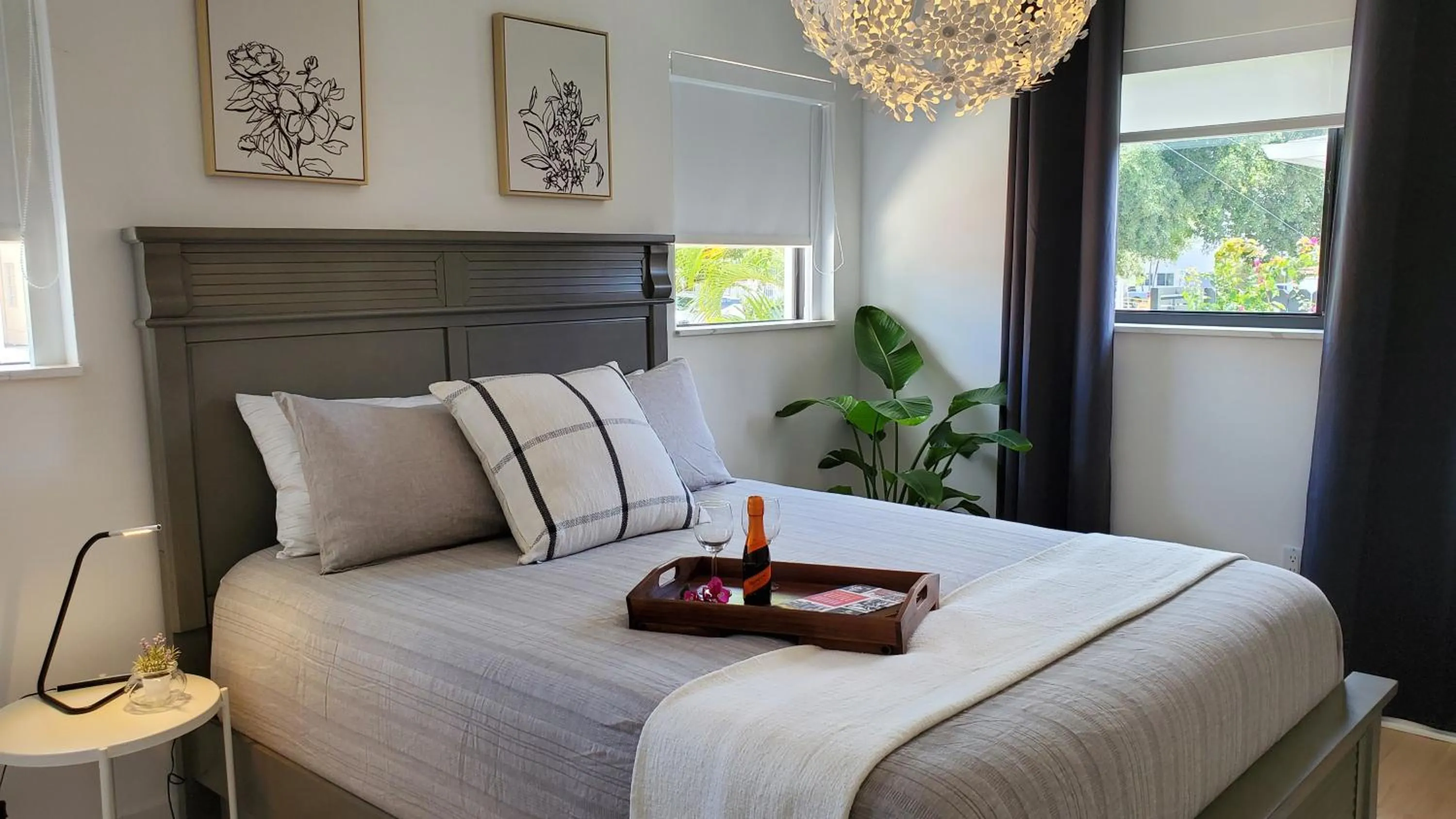 Bedroom, Bed in Casa Cuba in Little Havana, Brickell, Calle 8 and 10 minutes to the Beach FREE PARKING