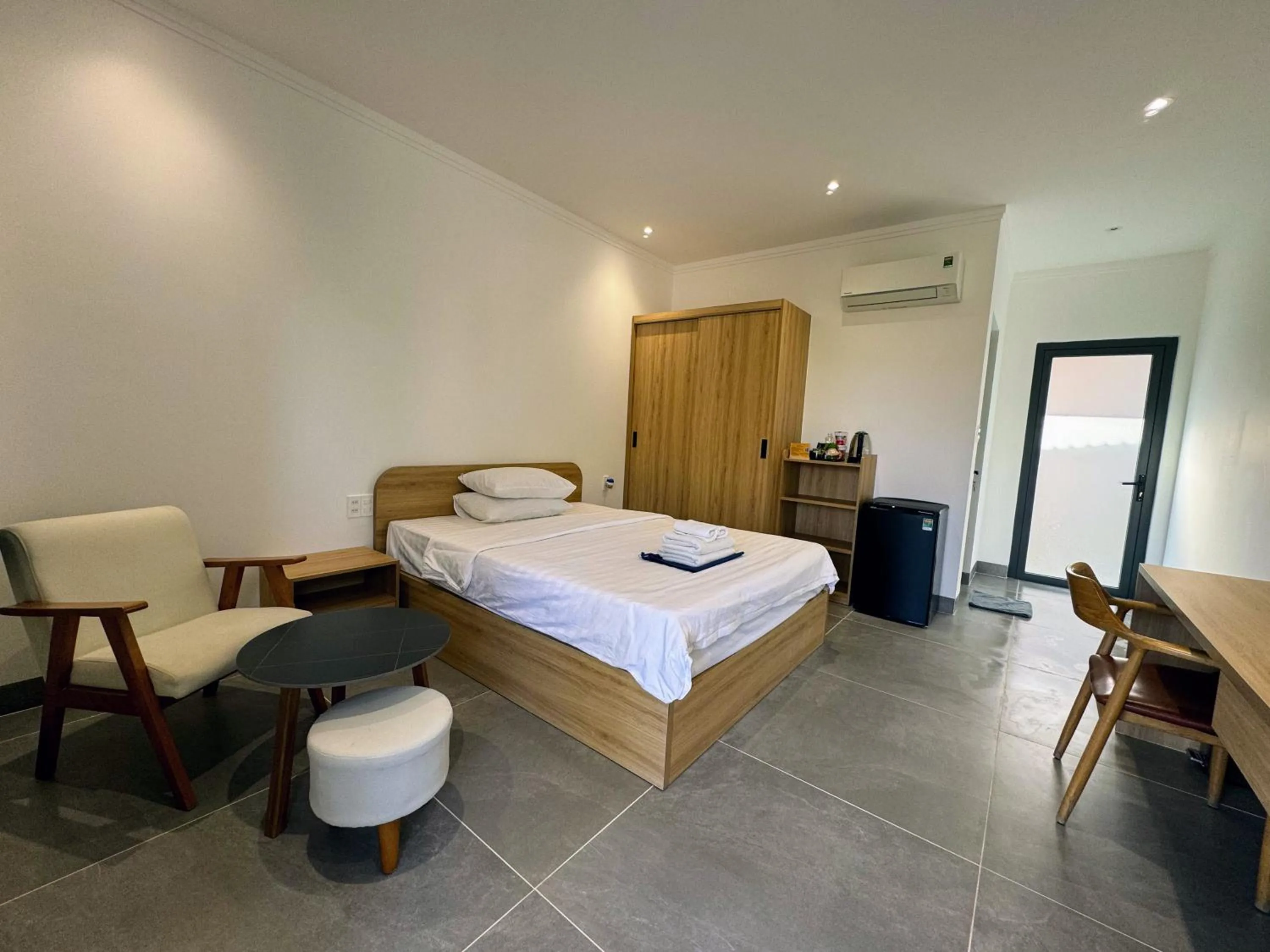 Photo of the whole room, Bed in Minh Hai Resort