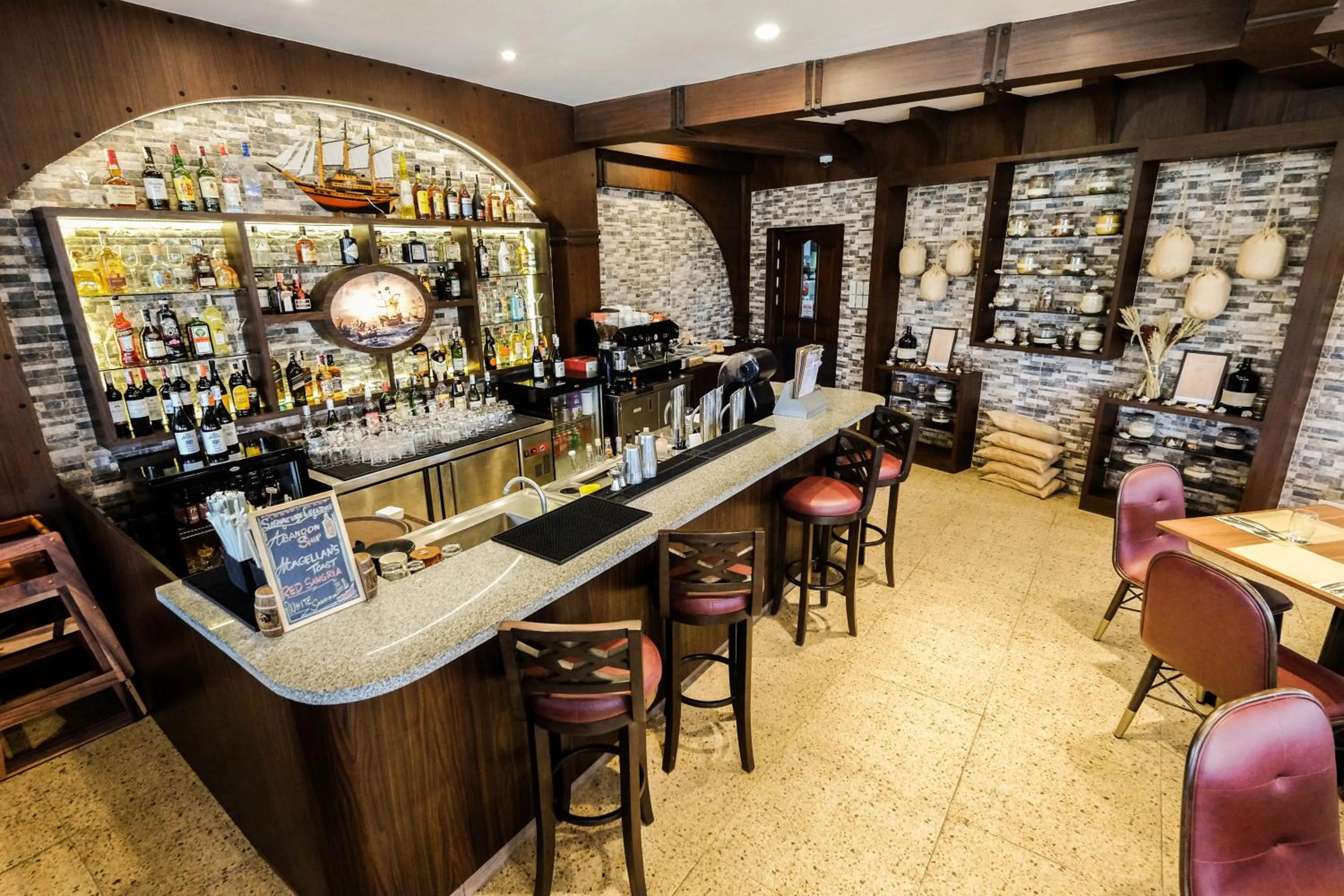 Restaurant/places to eat in Cebu Quincentennial Hotel