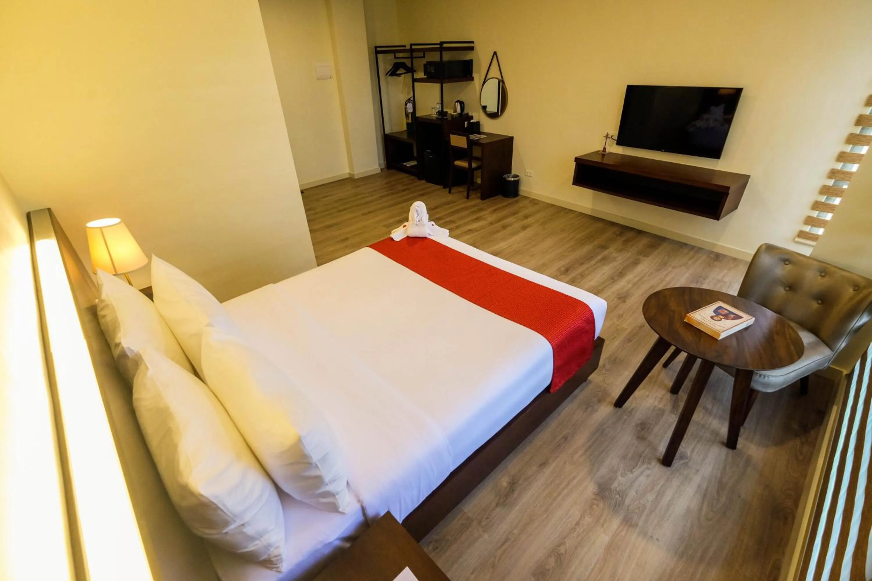 Bed in Cebu Quincentennial Hotel