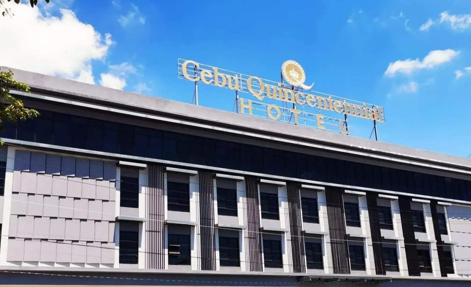 Property building in Cebu Quincentennial Hotel Property building in Cebu Quincentennial Hotel