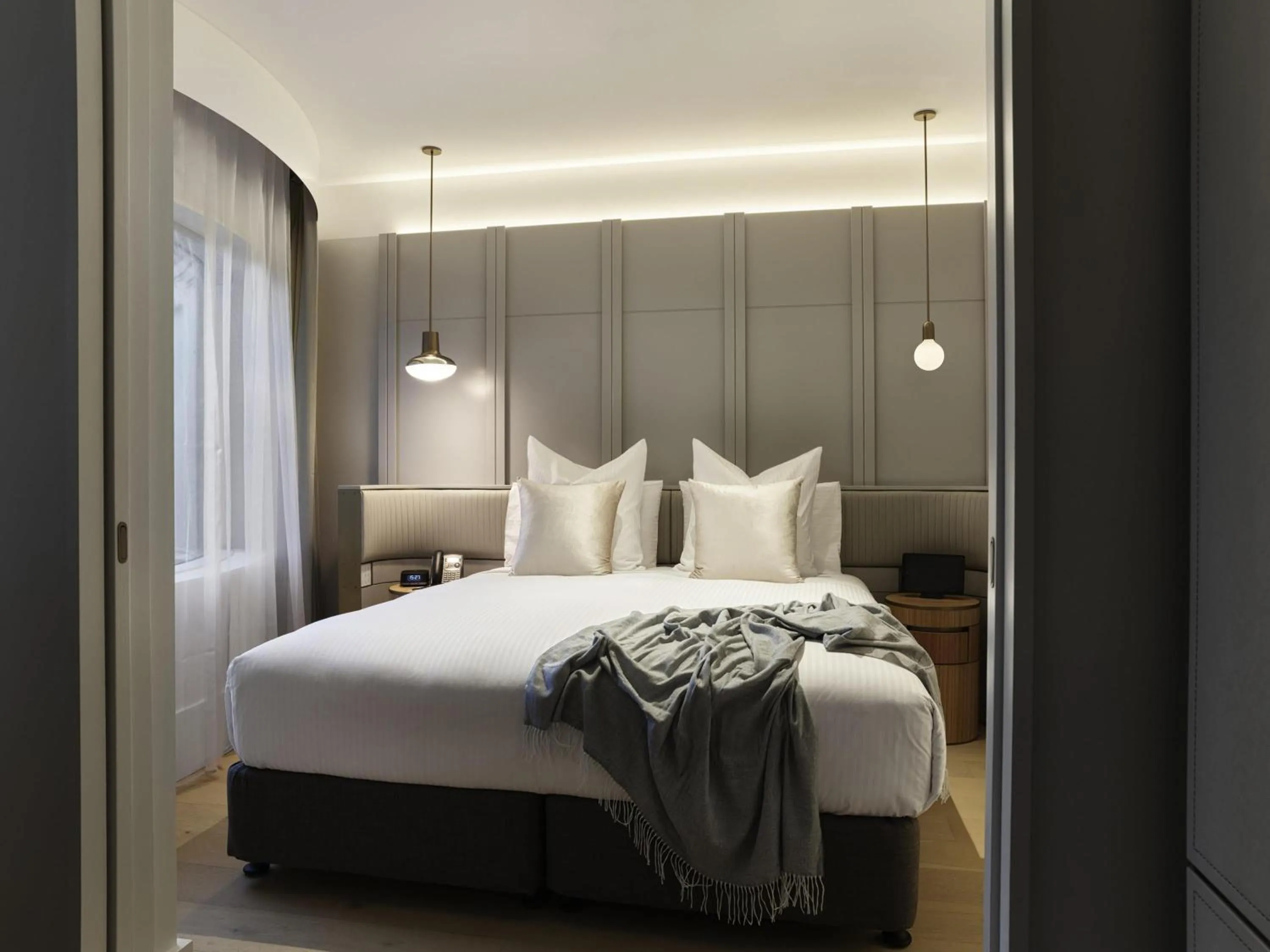 Bedroom, Bed in The Porter House Hotel Sydney - MGallery