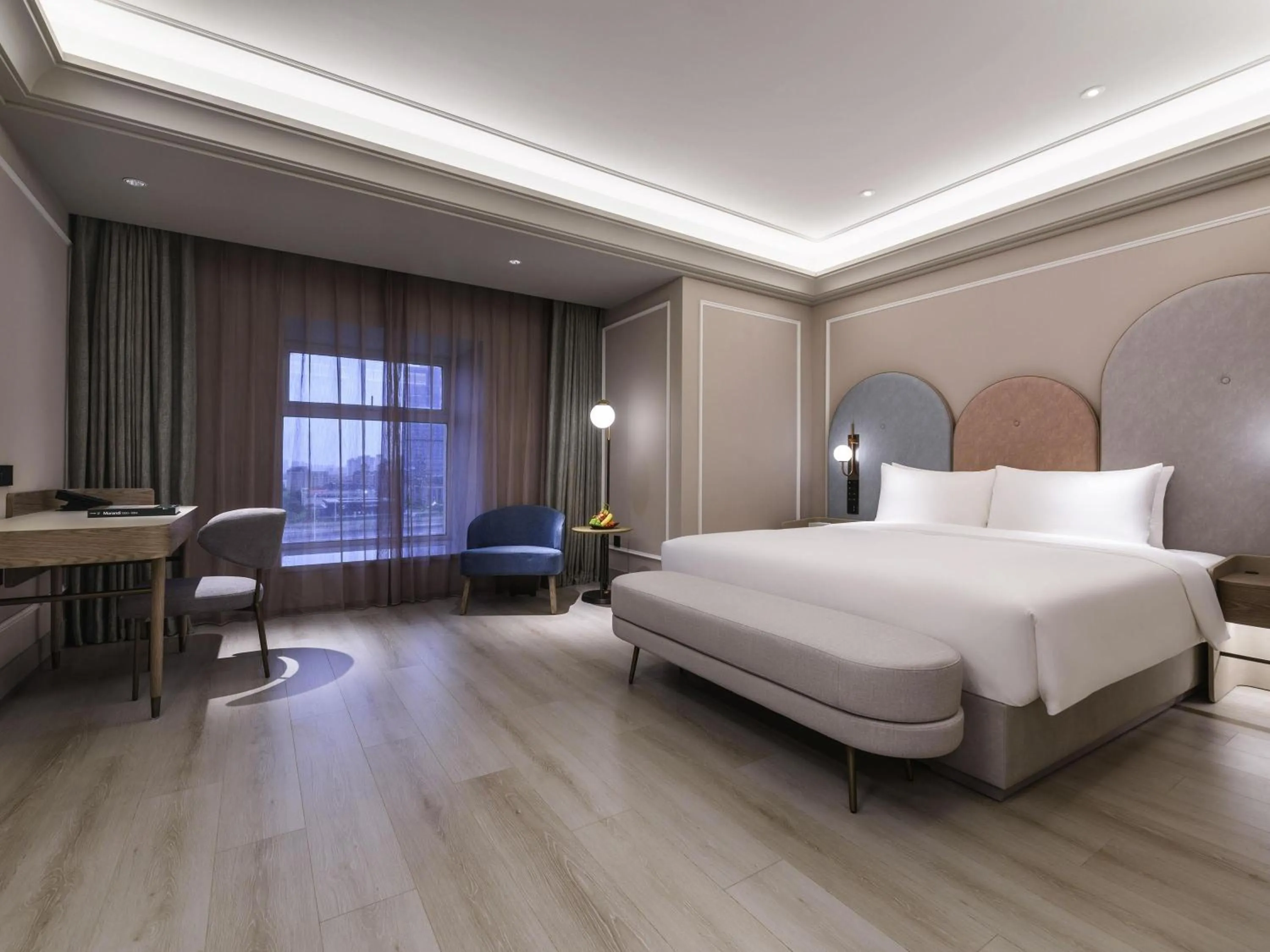 Bedroom, Bed in Mercure Shanghai Jinqiao