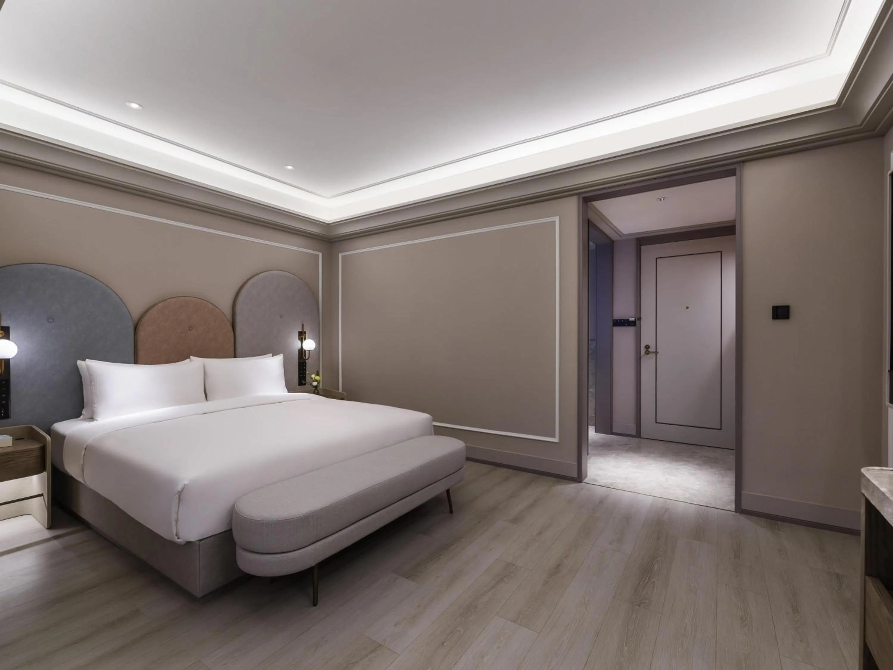 Bedroom, Bed in Mercure Shanghai Jinqiao