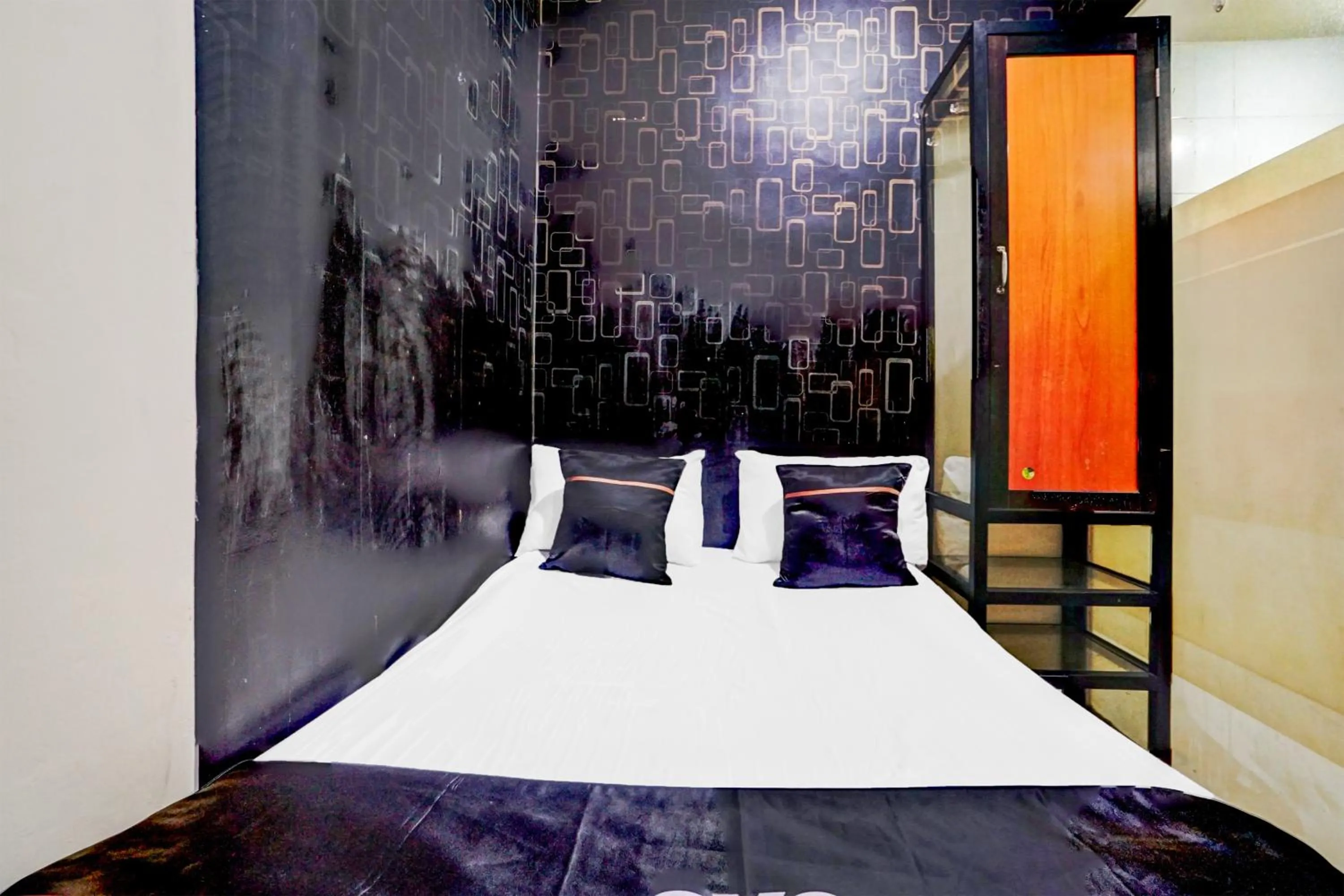 Bedroom, Bed in Hotel O Surabaya near Universitas Airlangga formerly Kertajaya Residence Surabaya