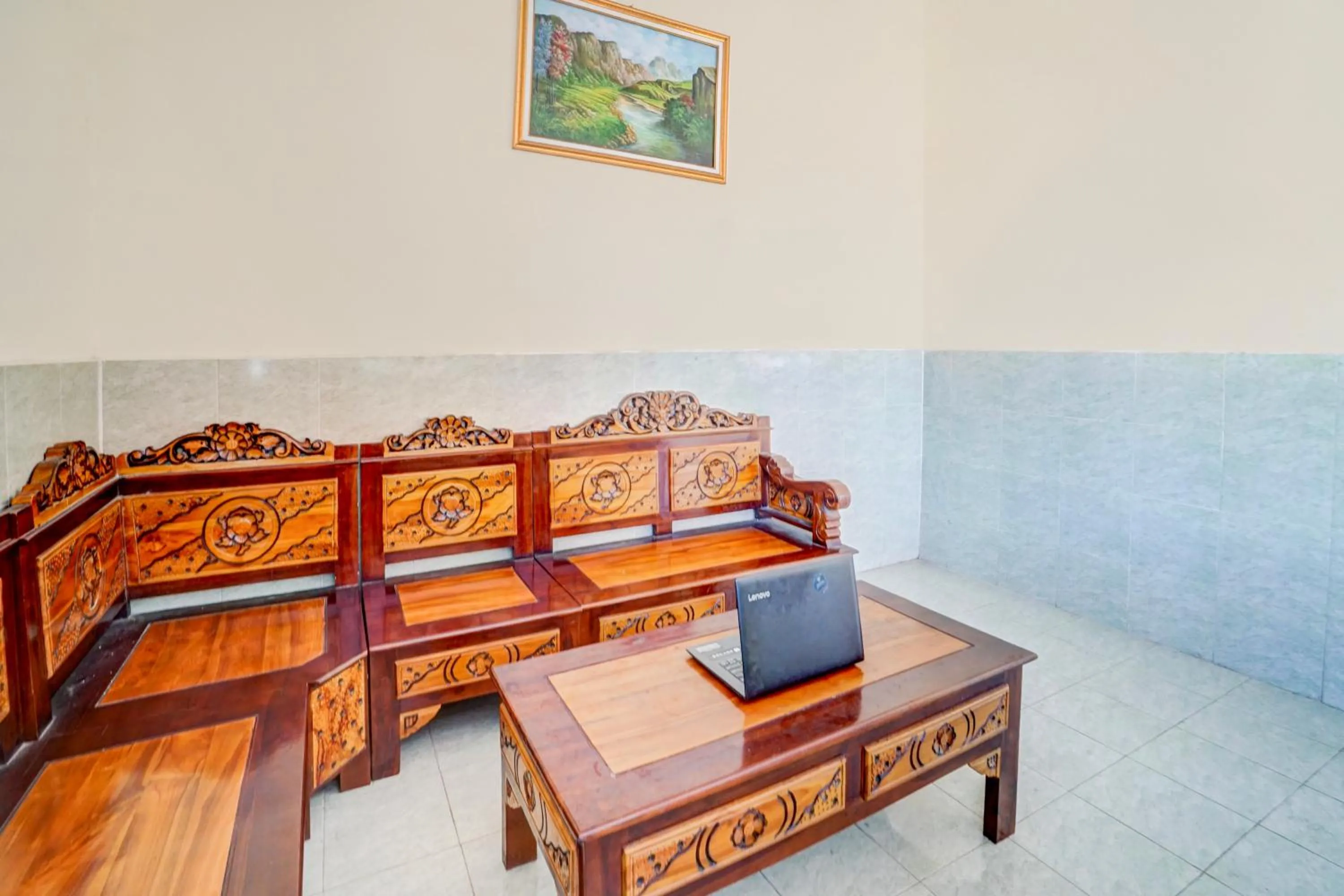 Lobby or reception in Hotel O Surabaya near Universitas Airlangga formerly Kertajaya Residence Surabaya