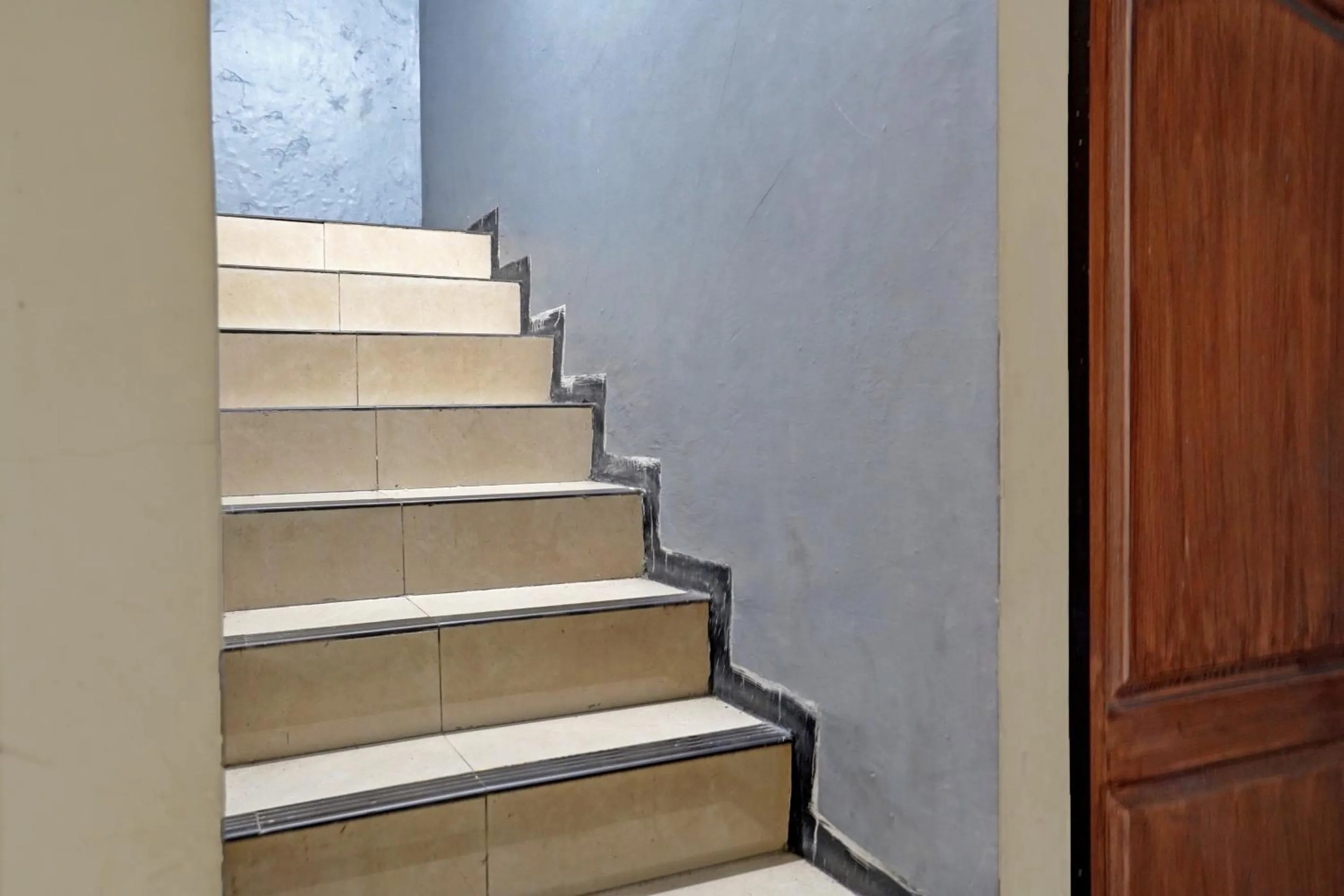 Lobby or reception in OYO 91126 Kertajaya Residence Surabaya