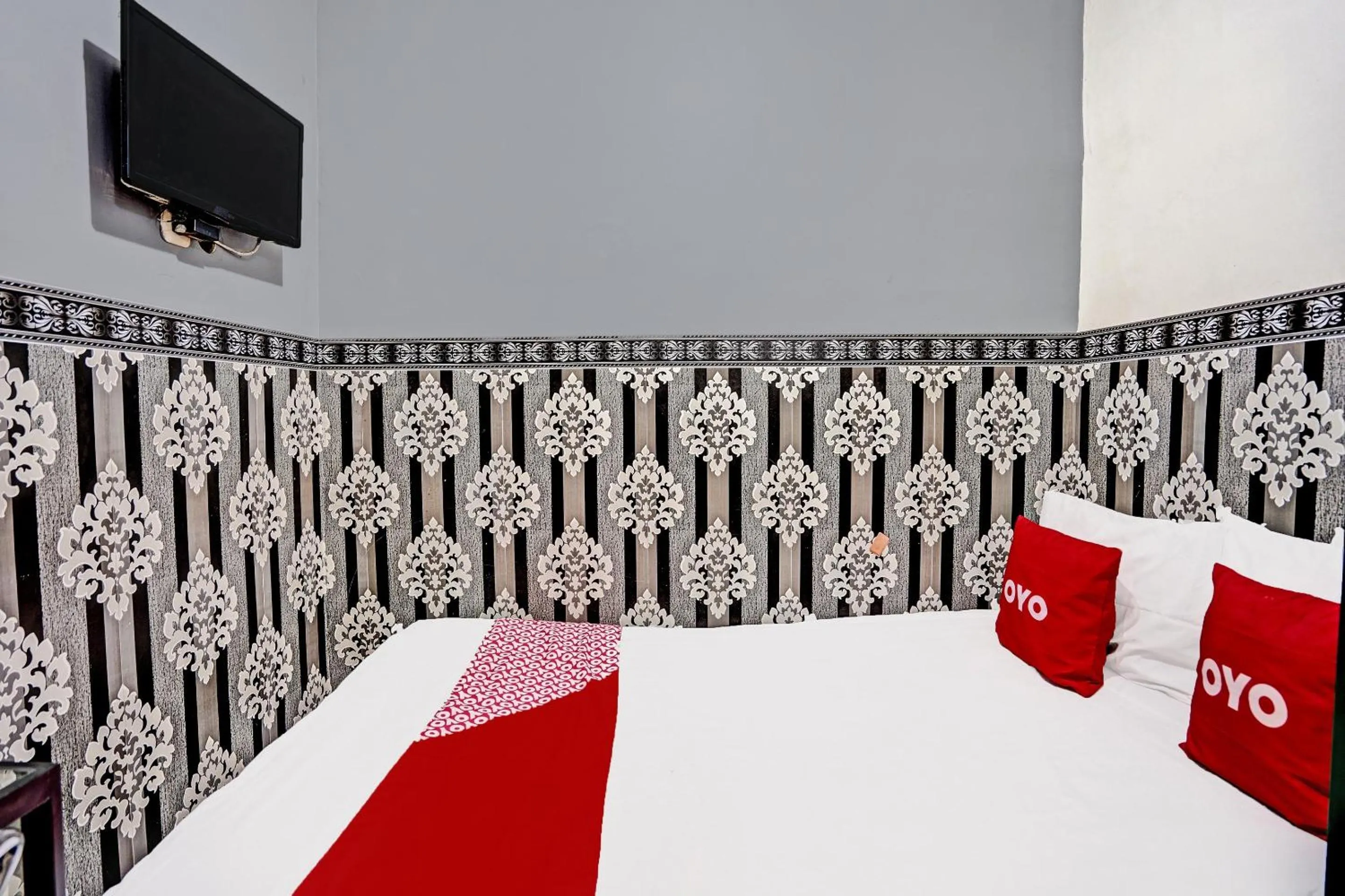 Bedroom, Bed in OYO 91126 Kertajaya Residence Surabaya