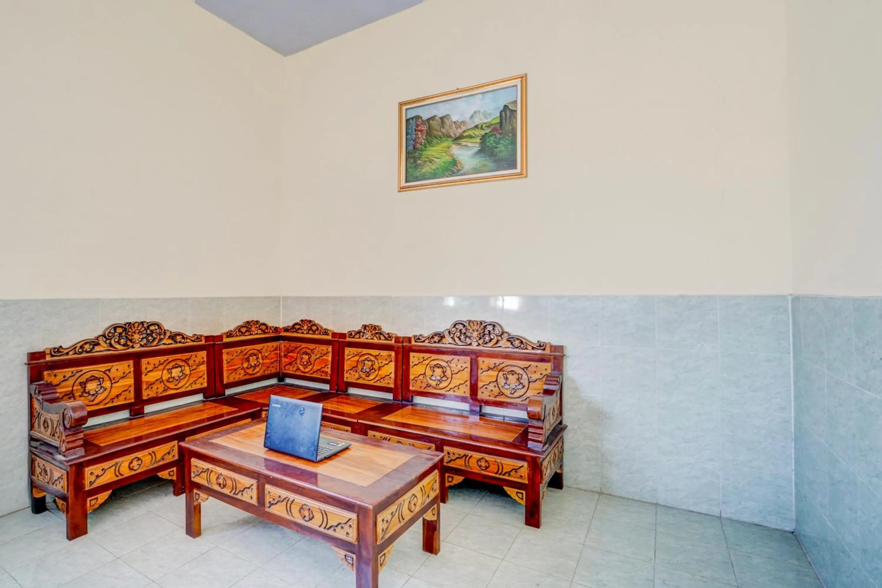 Lobby or reception in Hotel O Surabaya near Universitas Airlangga formerly Kertajaya Residence Surabaya