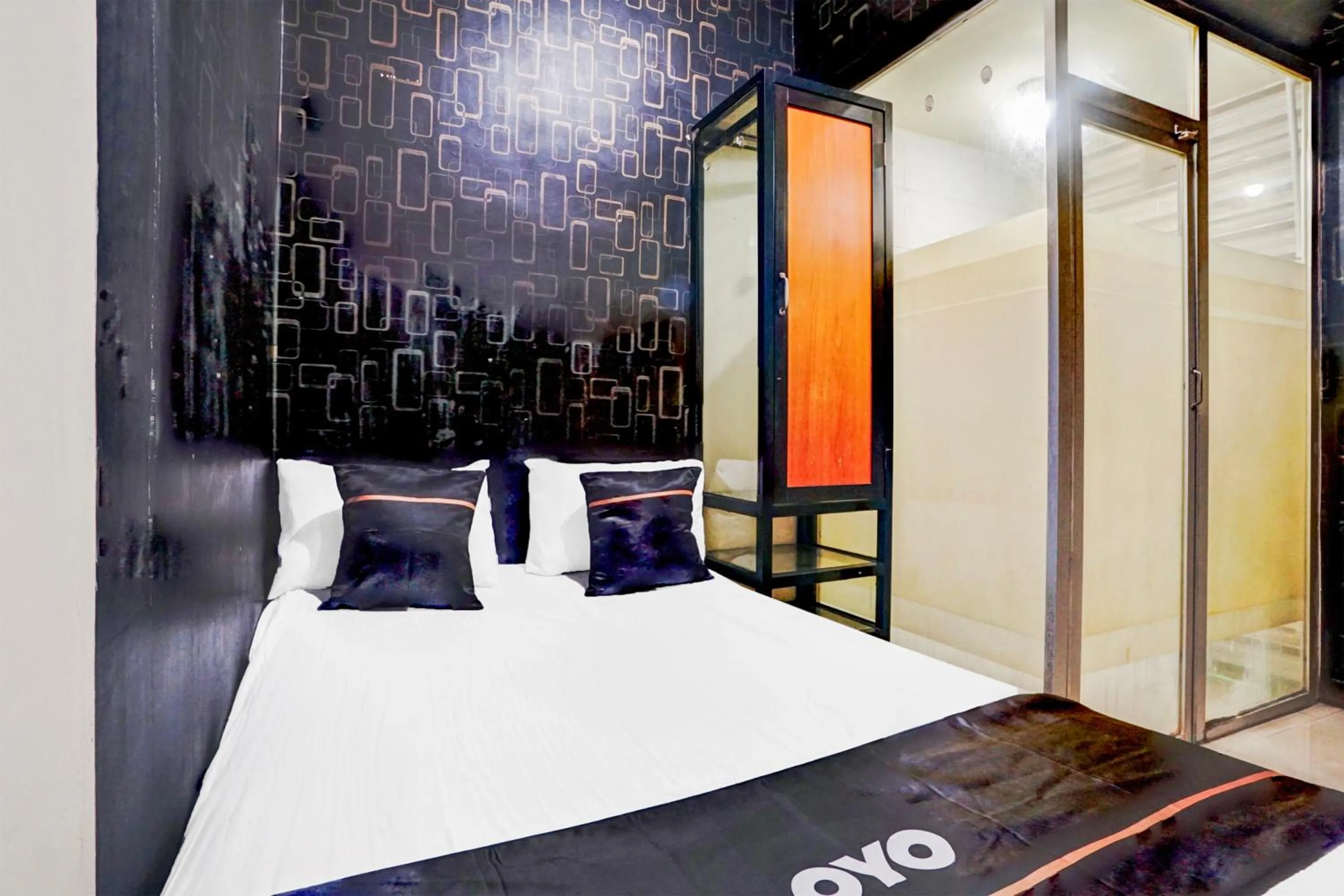 Bedroom, Bed in Hotel O Surabaya near Universitas Airlangga formerly Kertajaya Residence Surabaya