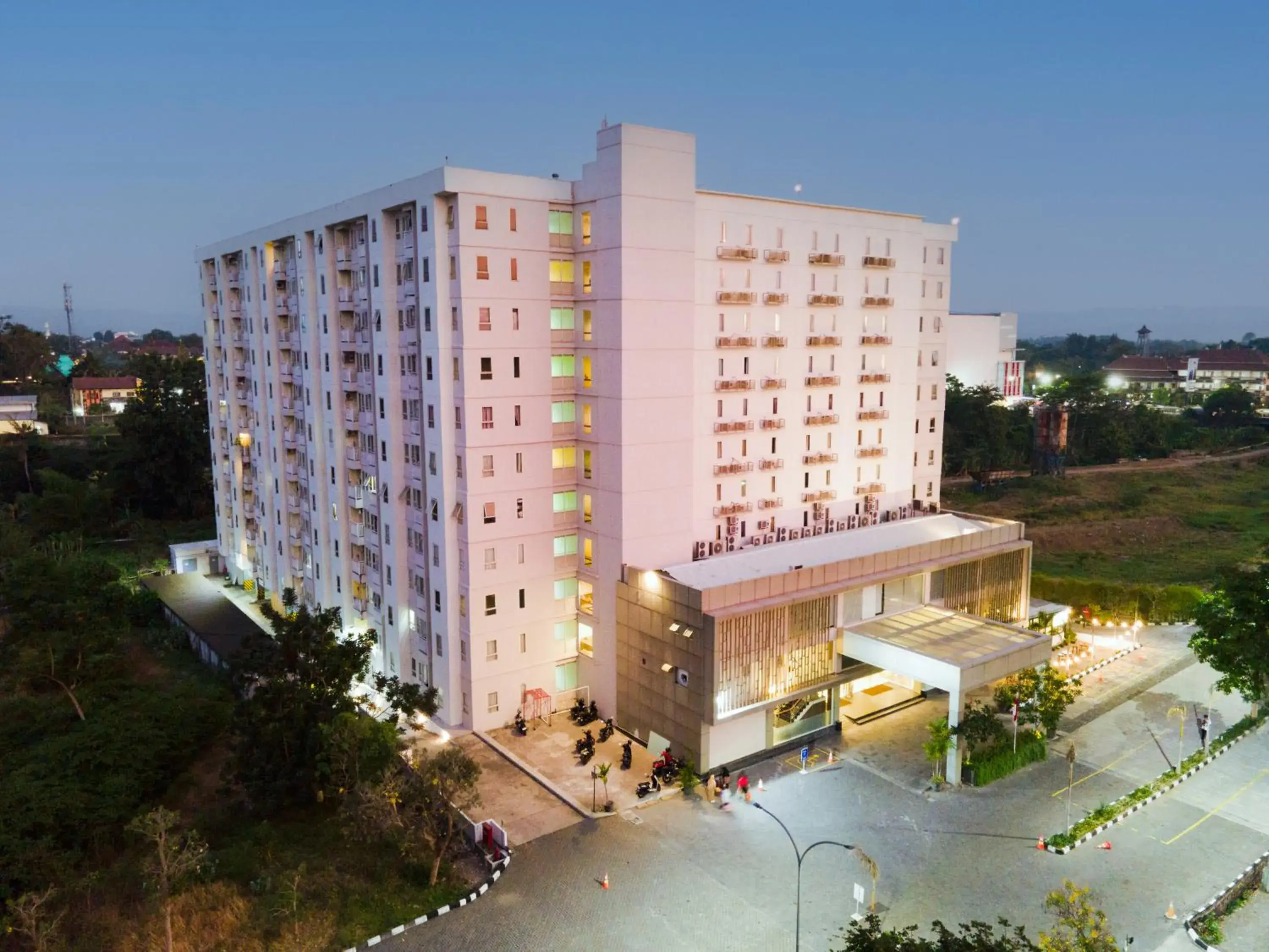 Property building in Next Hotel Yogyakarta Property building in Next Hotel Yogyakarta