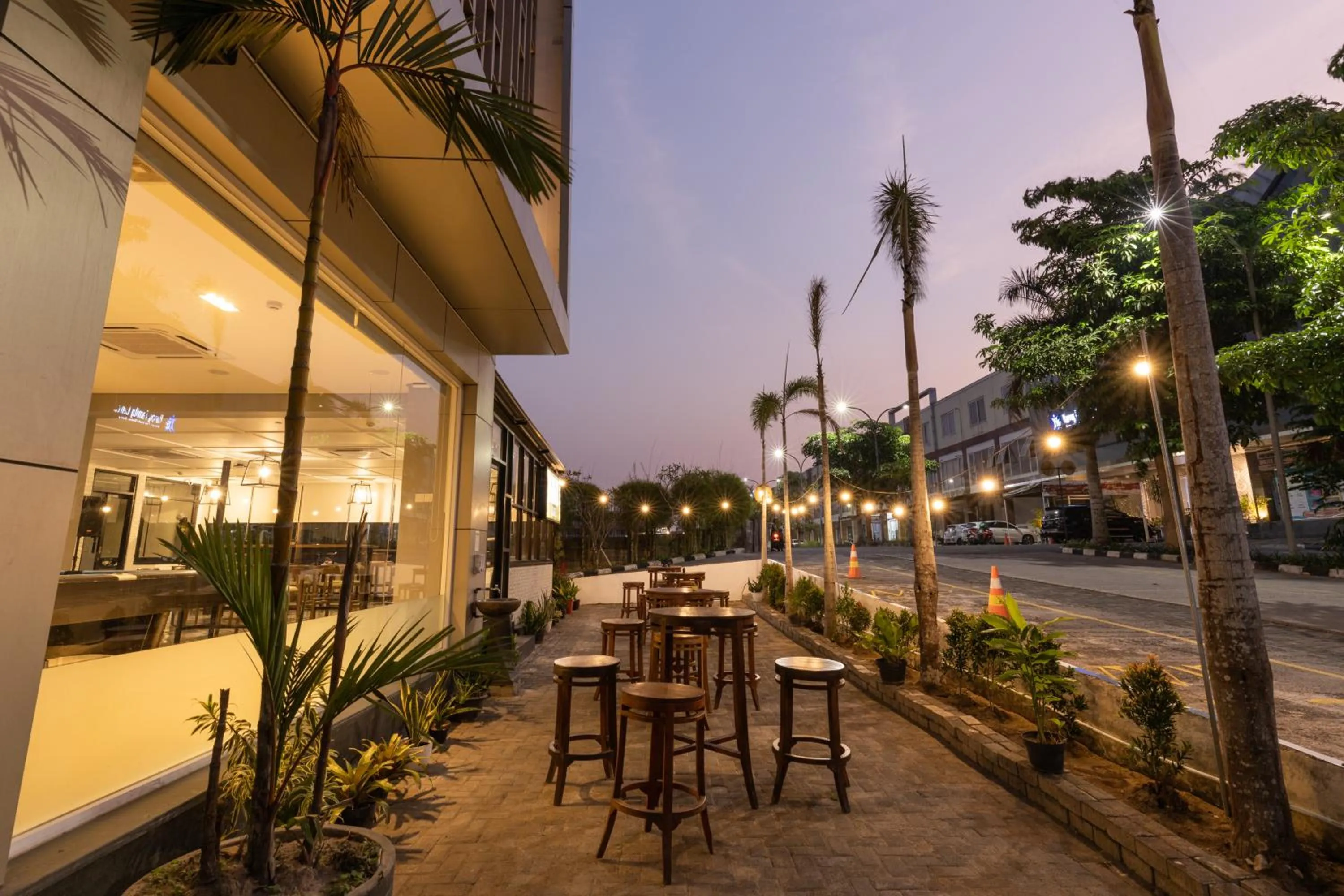 Restaurant/places to eat in Next Hotel Yogyakarta