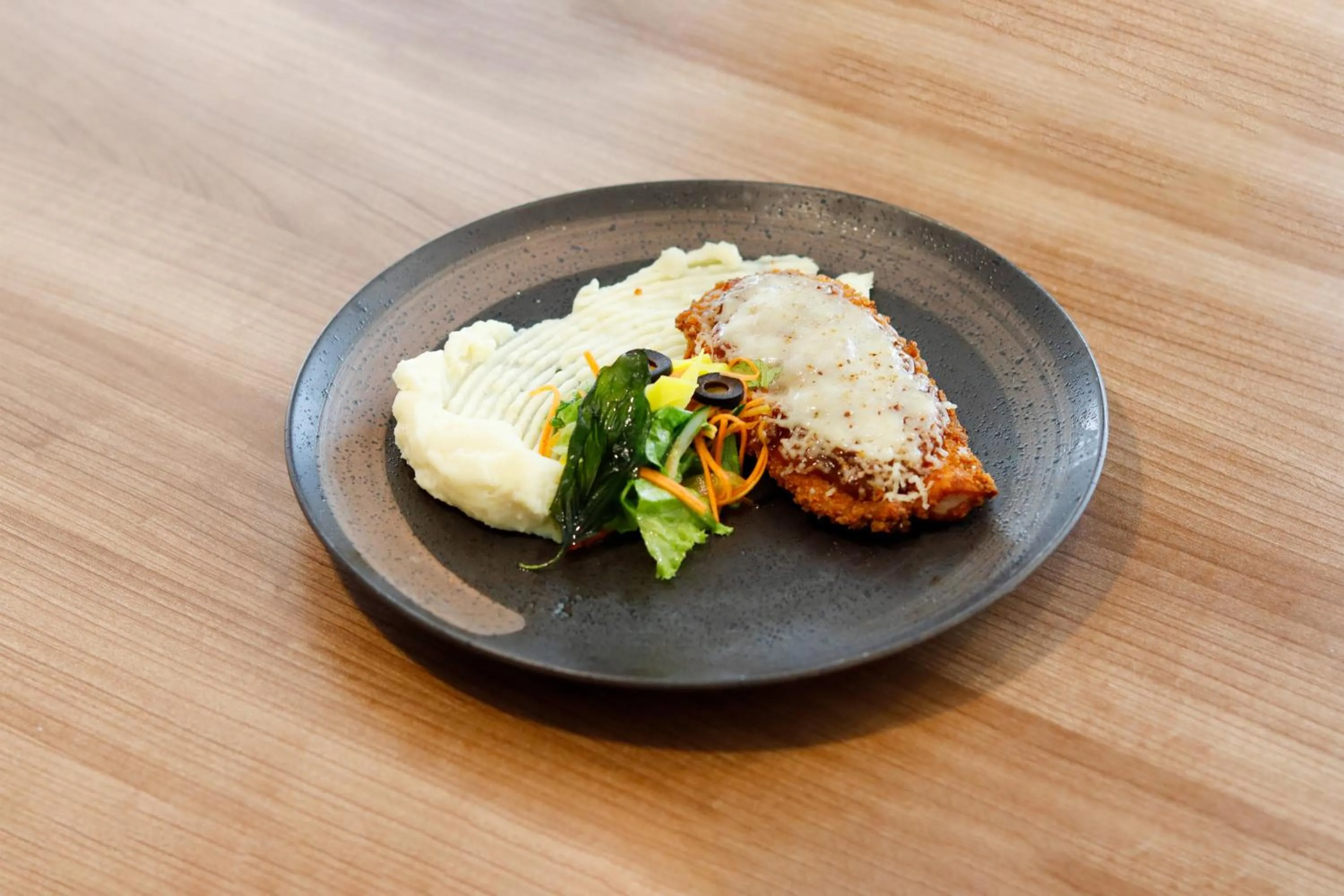 Restaurant/places to eat in Next Hotel Yogyakarta