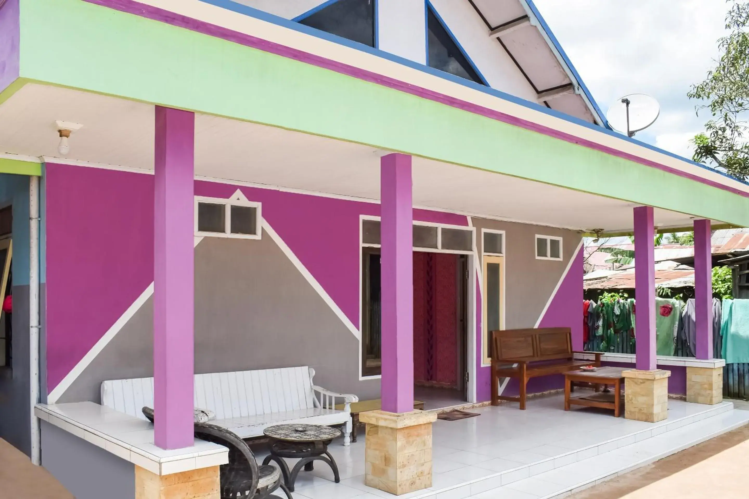 Facade/entrance in Hotel O Penginapan Widodo Facade/entrance in Hotel O Penginapan Widodo