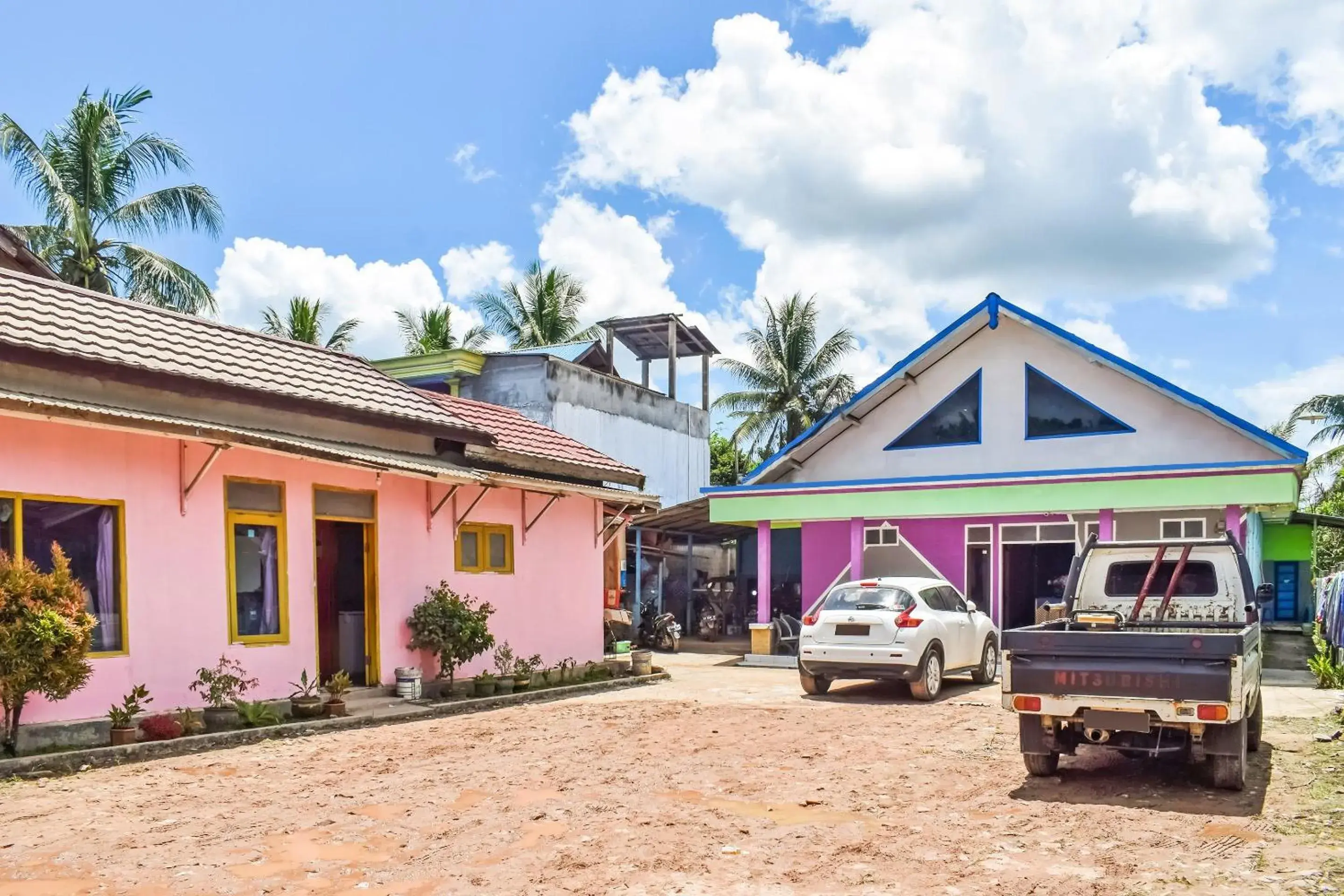 Facade/entrance in Hotel O Penginapan Widodo Facade/entrance in Hotel O Penginapan Widodo
