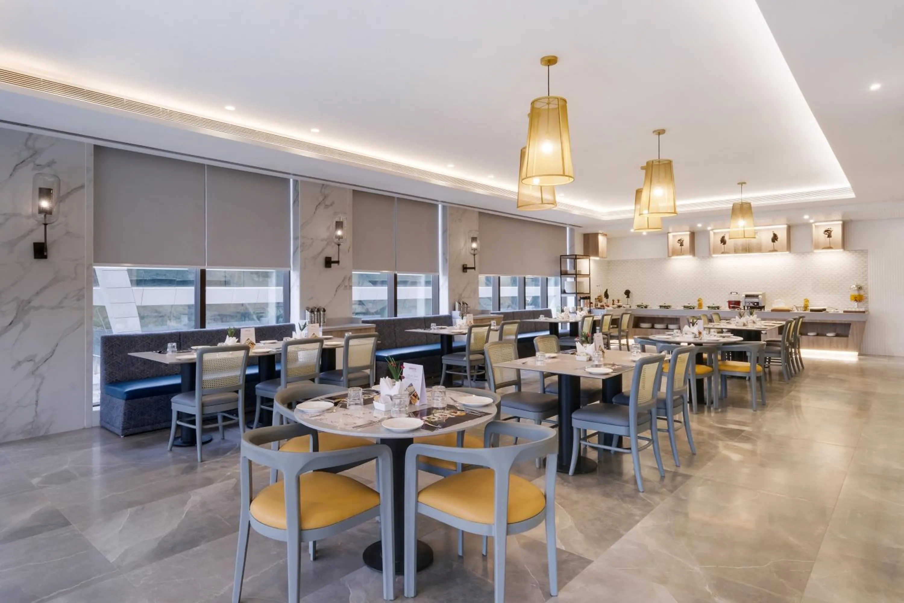 Restaurant/places to eat in 7 Apple Hotel Mahape, Navi Mumbai