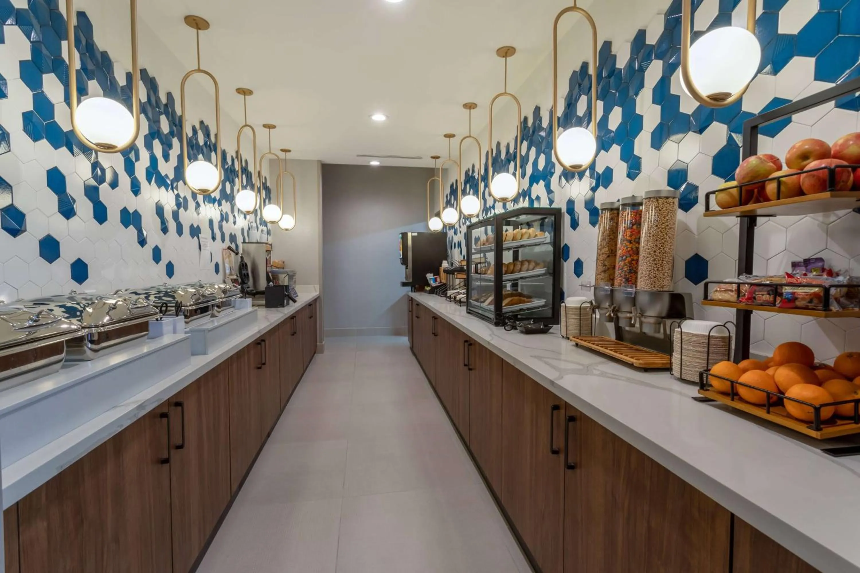 Restaurant/places to eat in La Quinta Inn & Suites by Wyndham Galt Lodi North