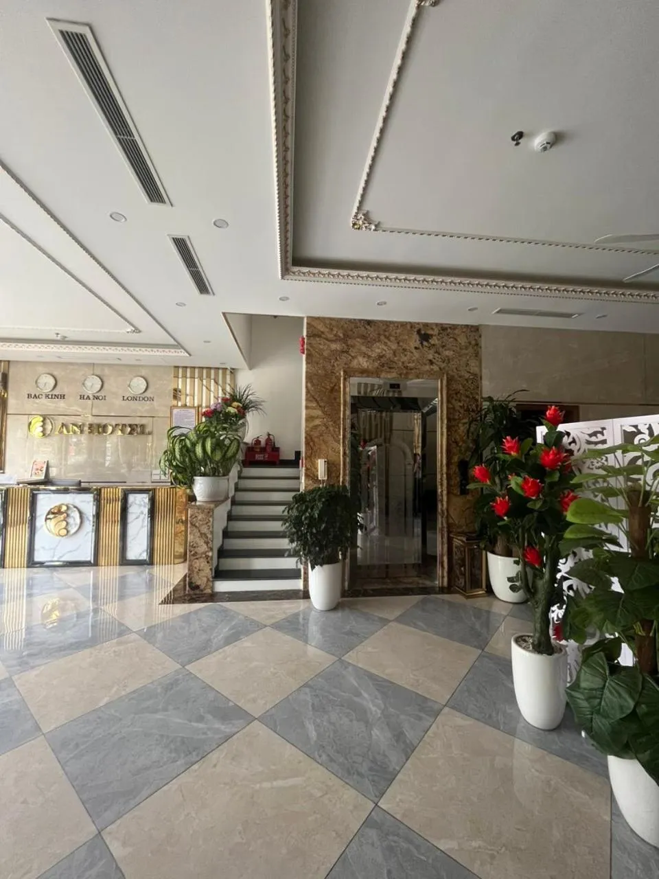 elevator in An Hotel Ha Long