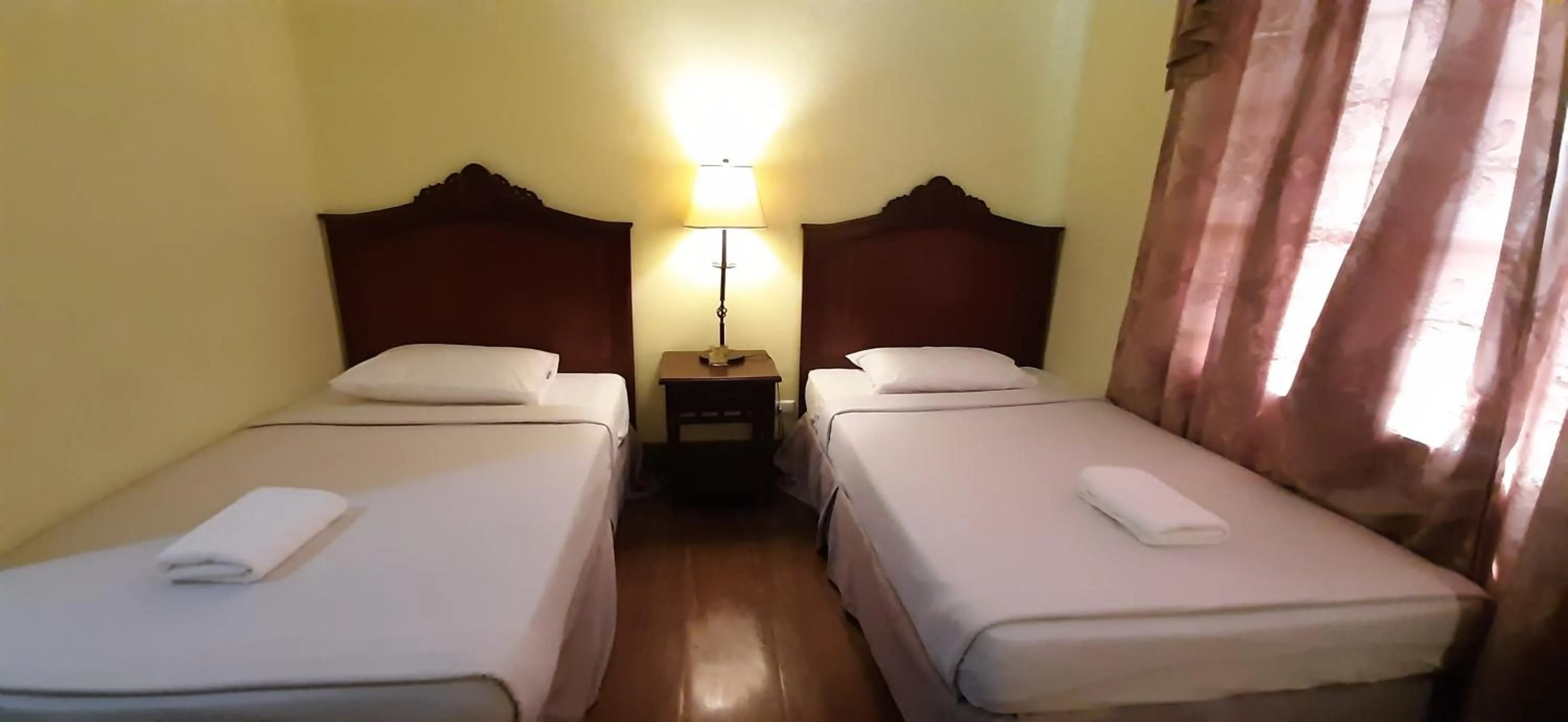 Bed in Hotel Salcedo De Vigan