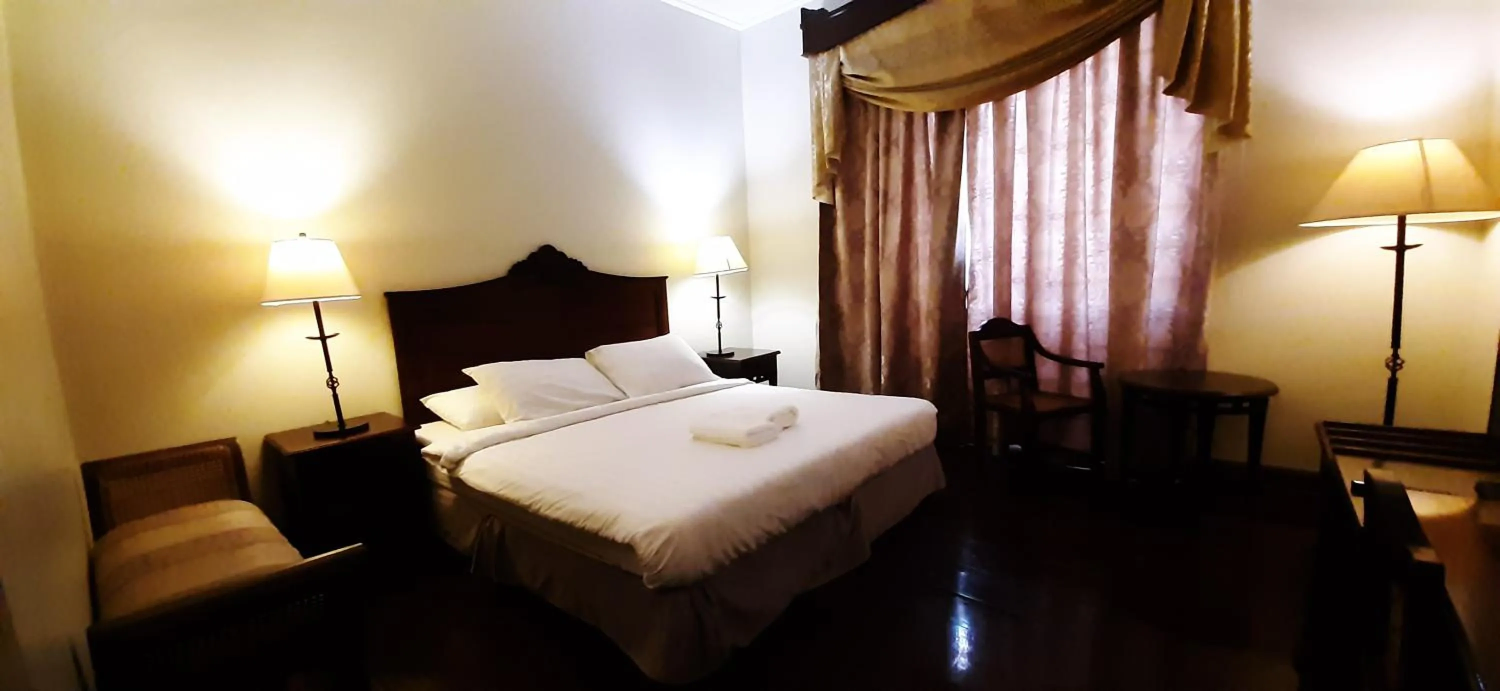 Bed in Hotel Salcedo De Vigan