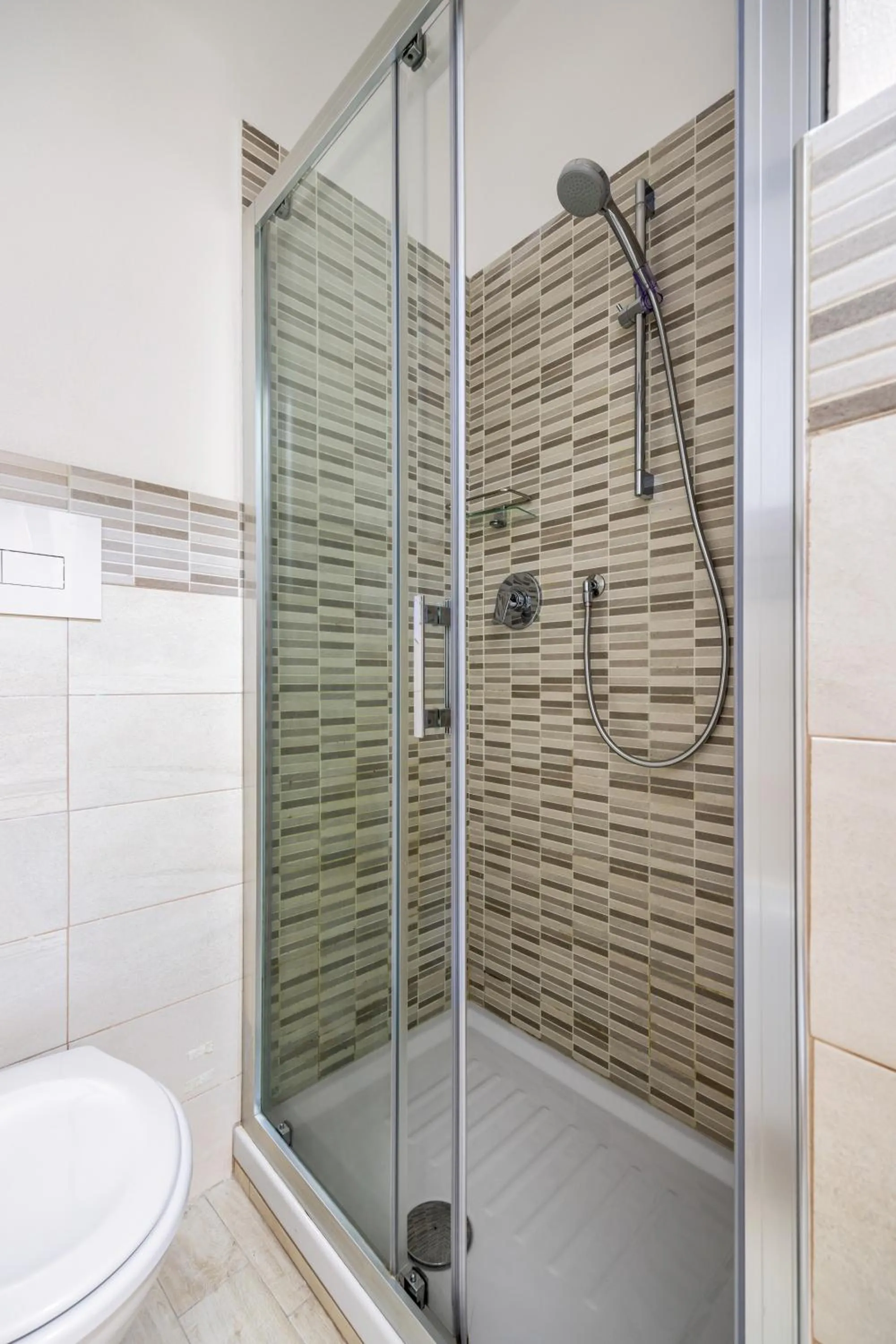 Shower in Open Sicily Residence - Central Apartments Near Quattro Canti