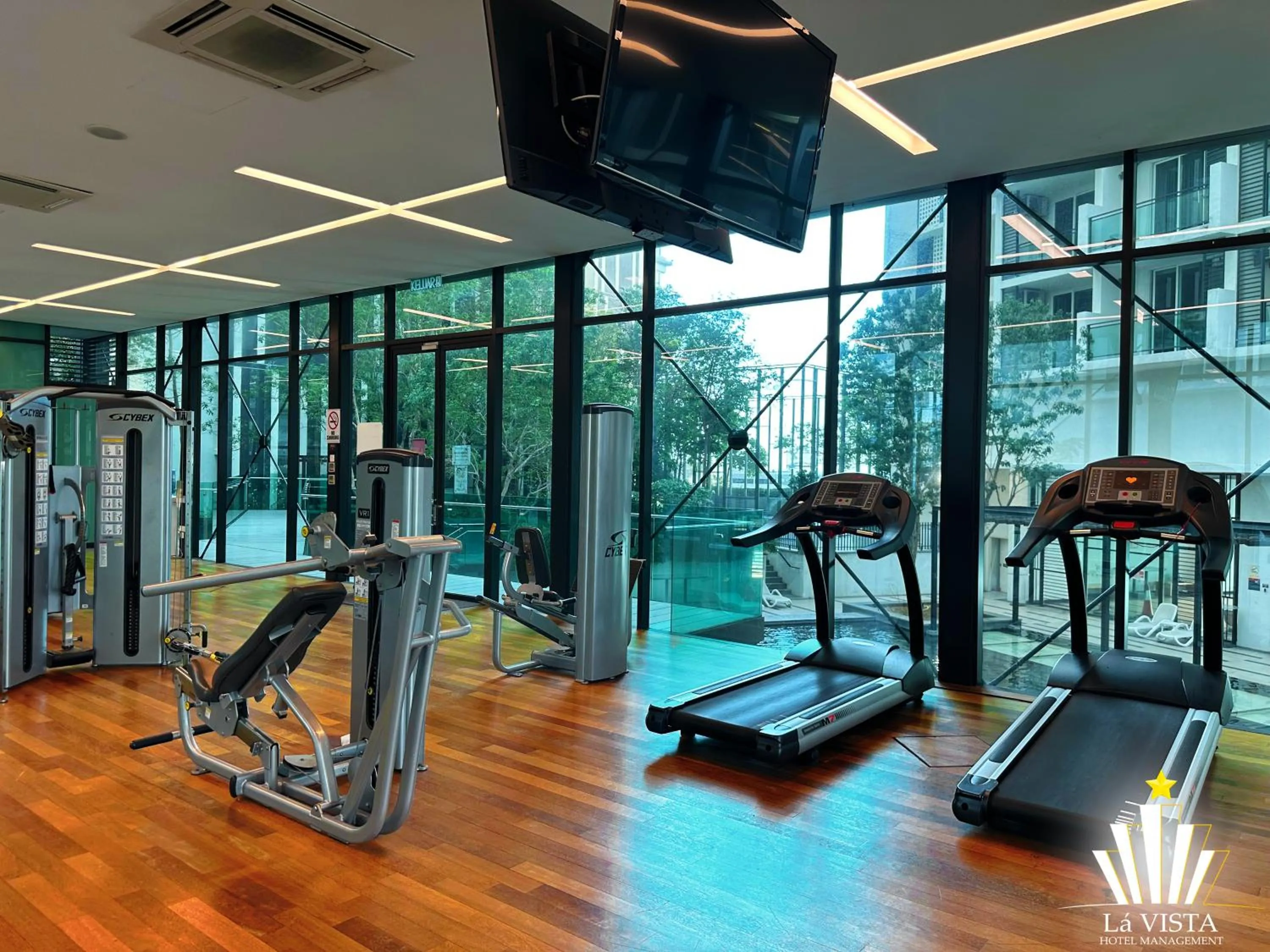 Fitness centre/facilities in The Shore Hotel & Residences By Lá VISTA