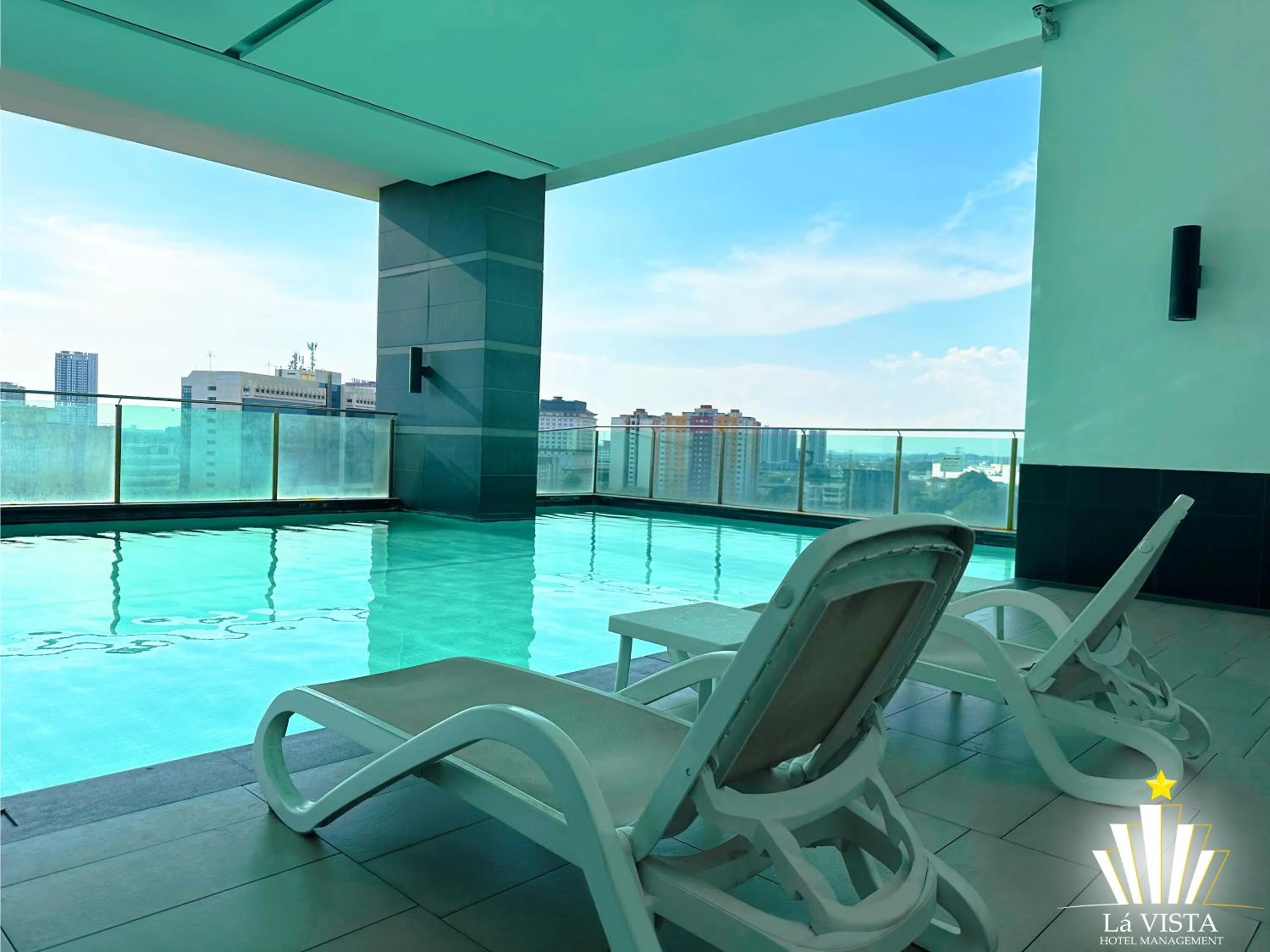 Seating area in The Shore Hotel & Residences By Lá VISTA