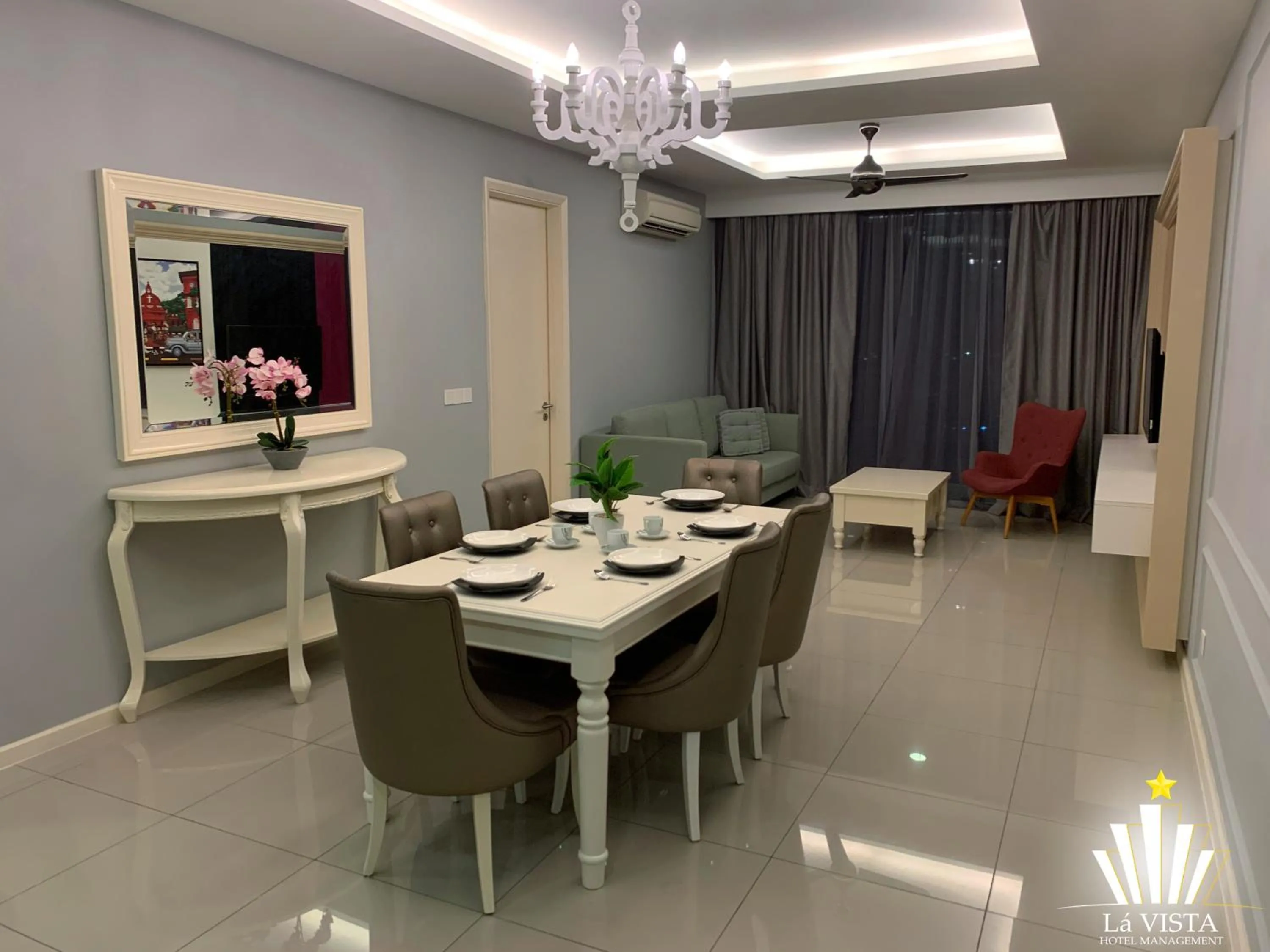 Dining area in The Shore Hotel & Residences By Lá VISTA