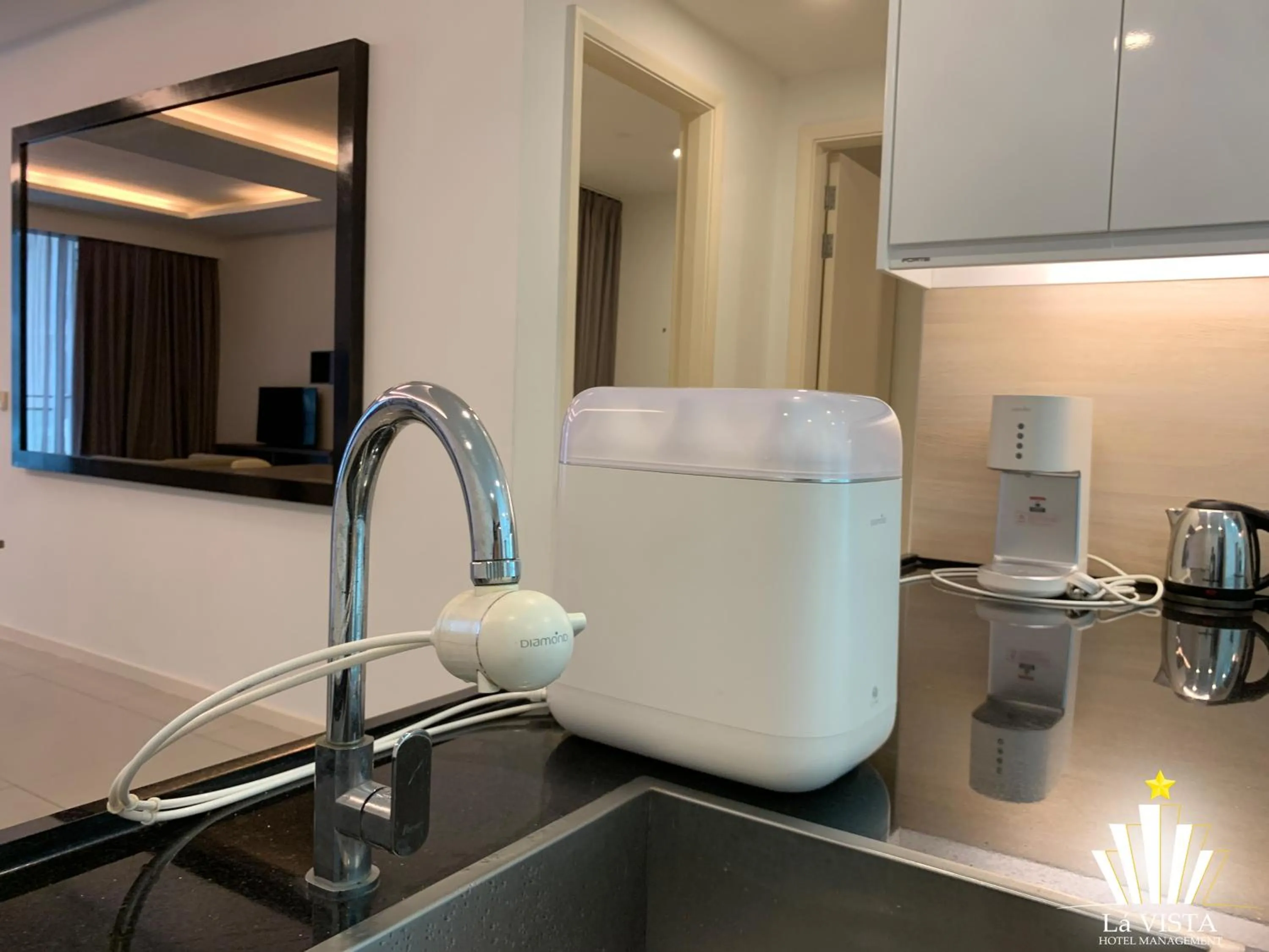 Kitchen or kitchenette in The Shore Hotel & Residences By Lá VISTA