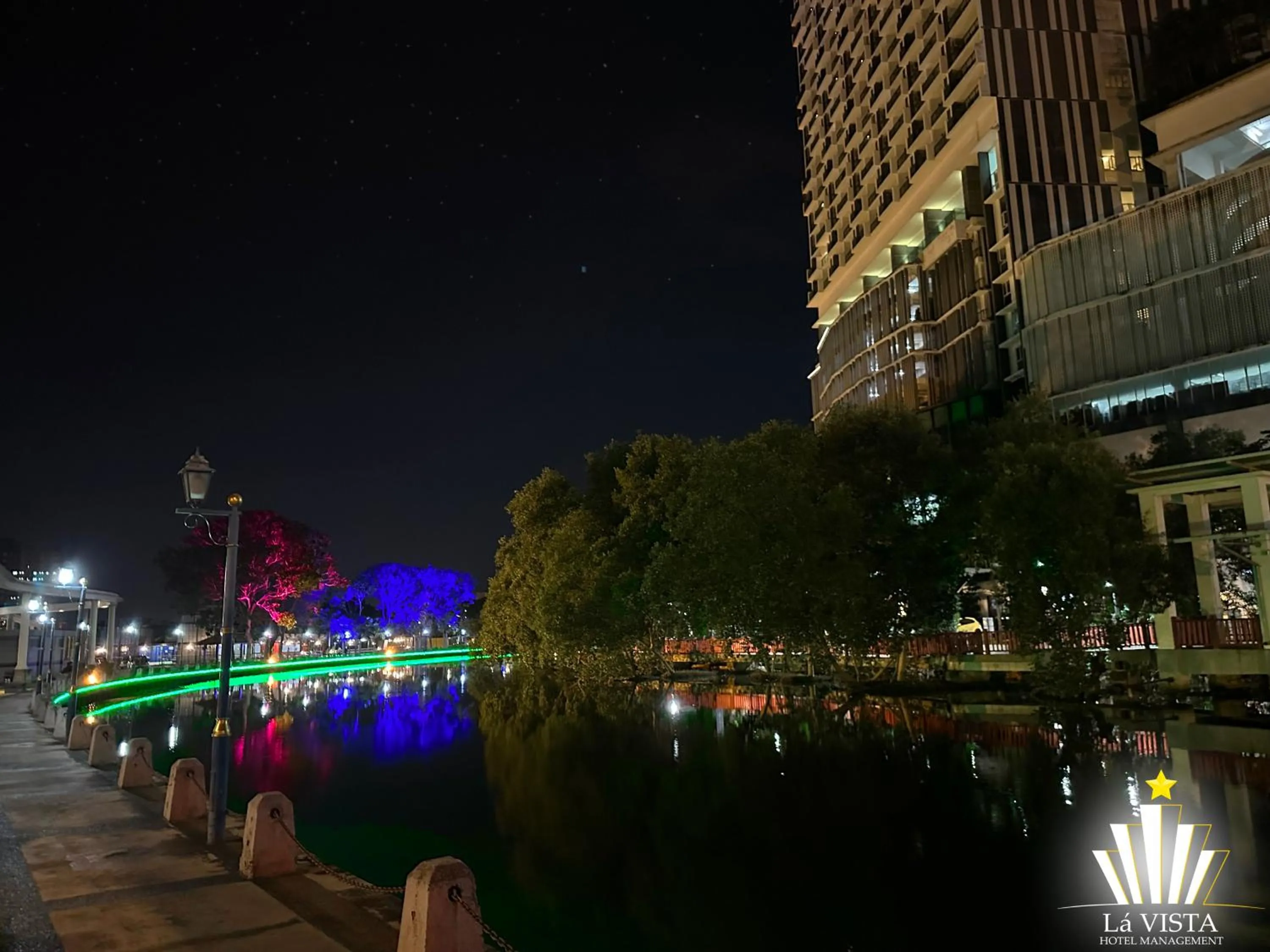 Property building in The Shore Hotel & Residences By Lá VISTA